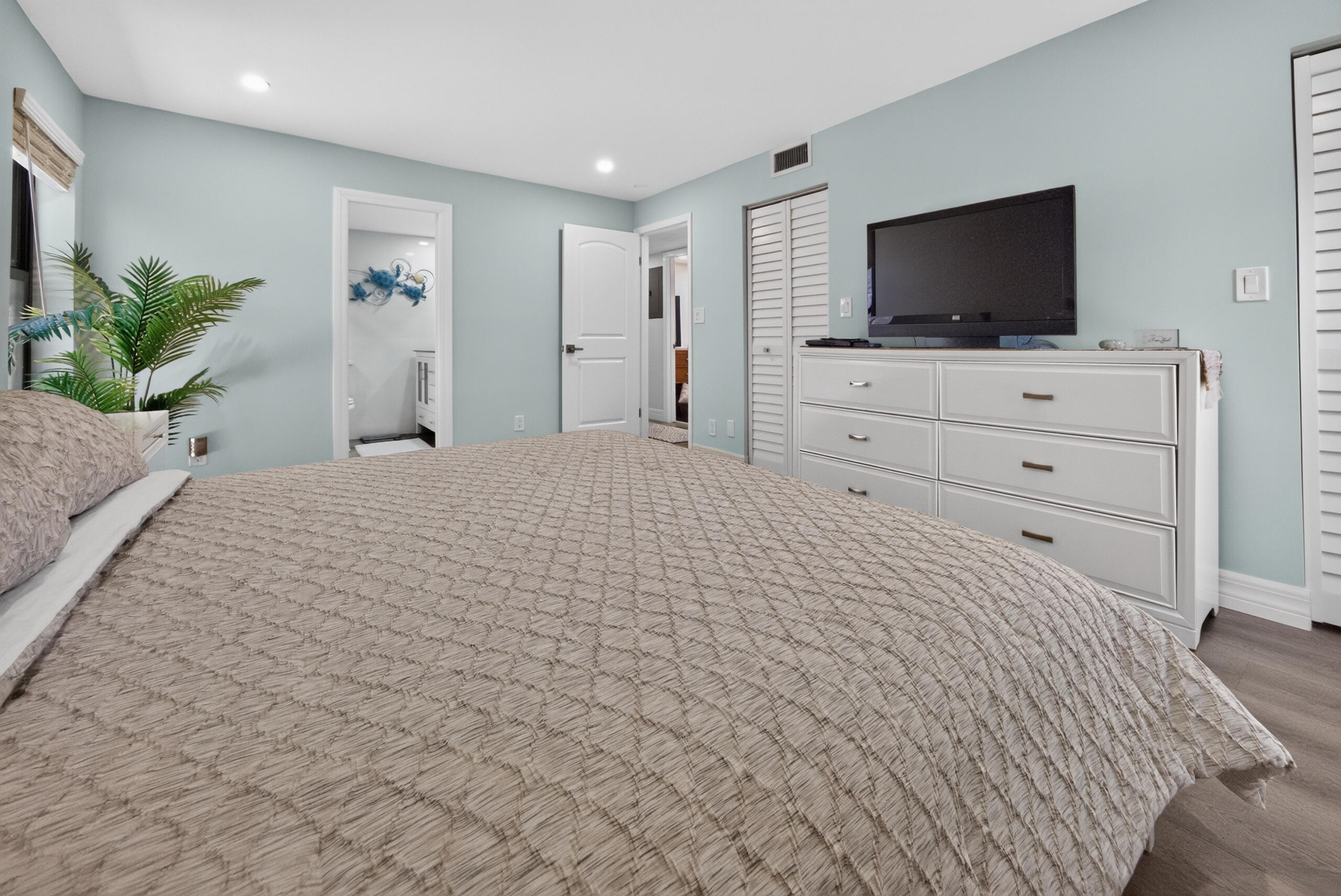WOODHAVEN CONDO - Residential