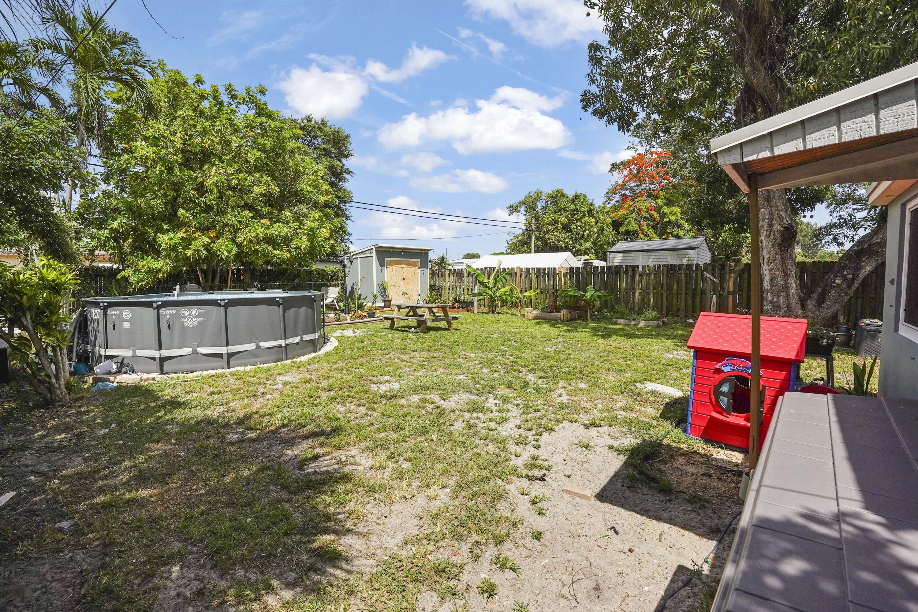 Lauderdale Manors - Residential