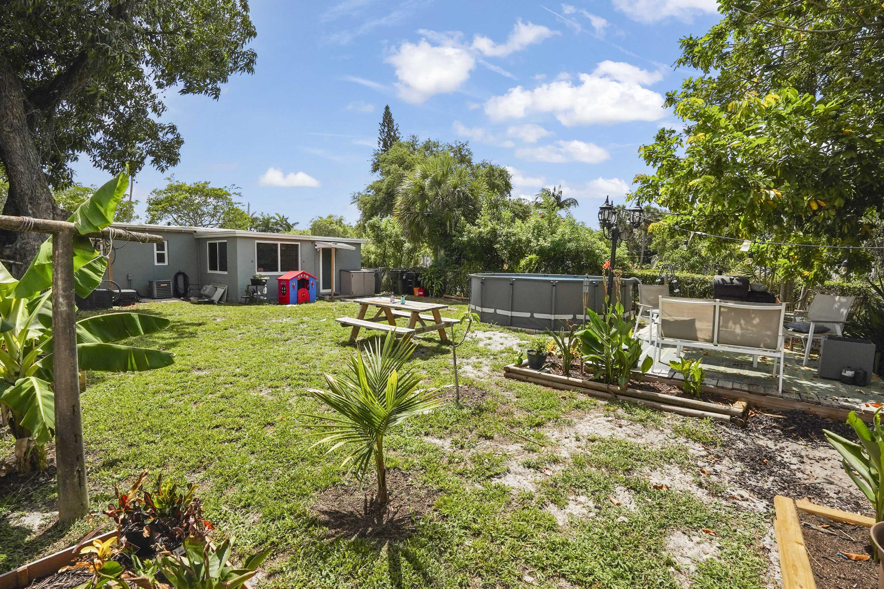 Lauderdale Manors - Residential
