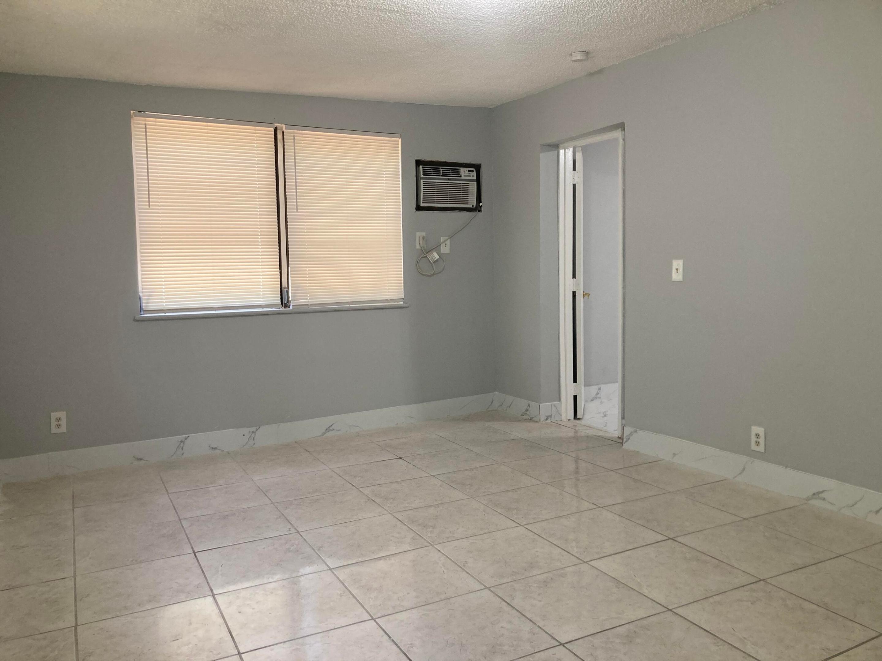 LAKE FOREST SEC ONE - Residential