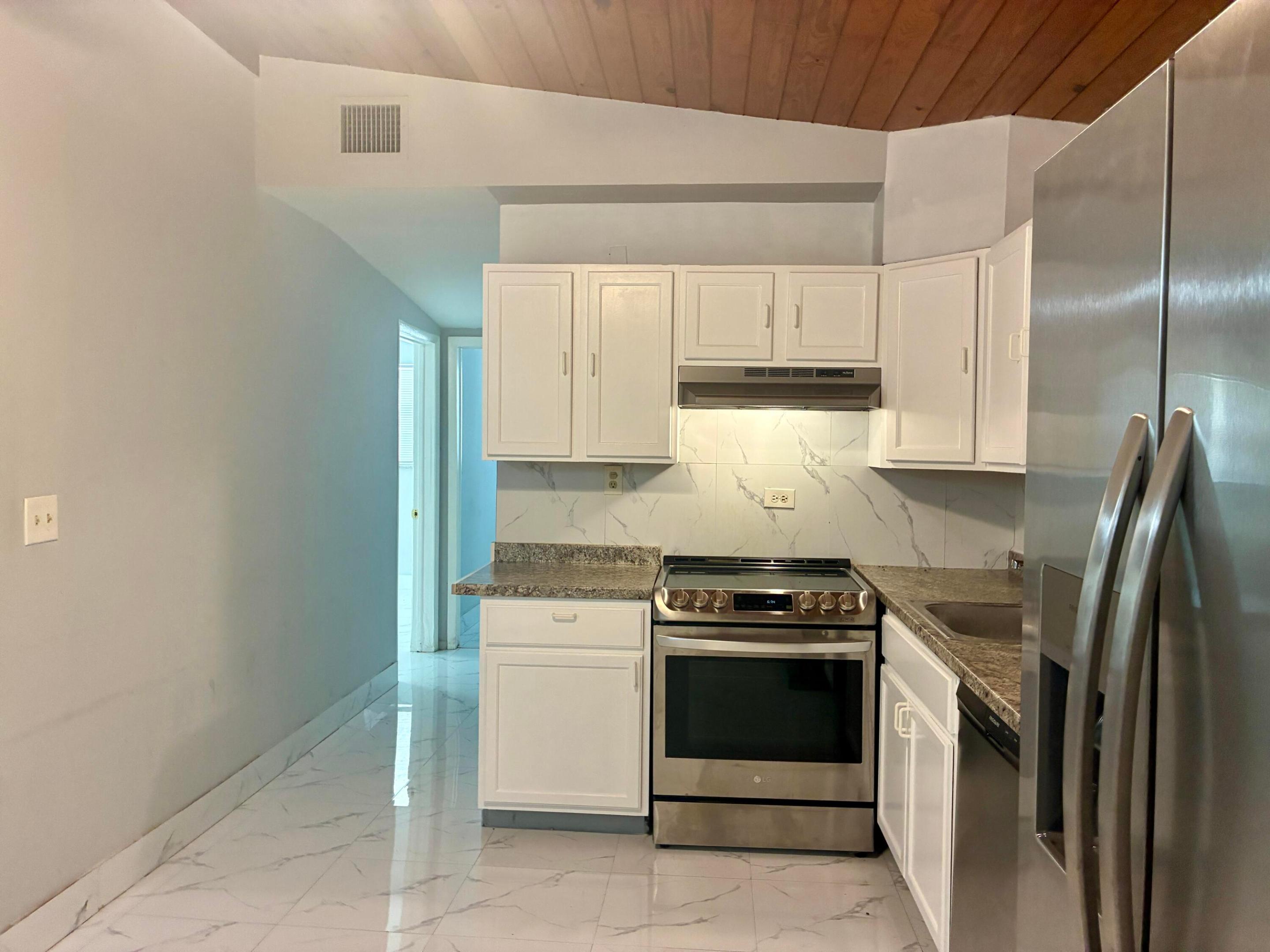 LAKE FOREST SEC ONE - Residential