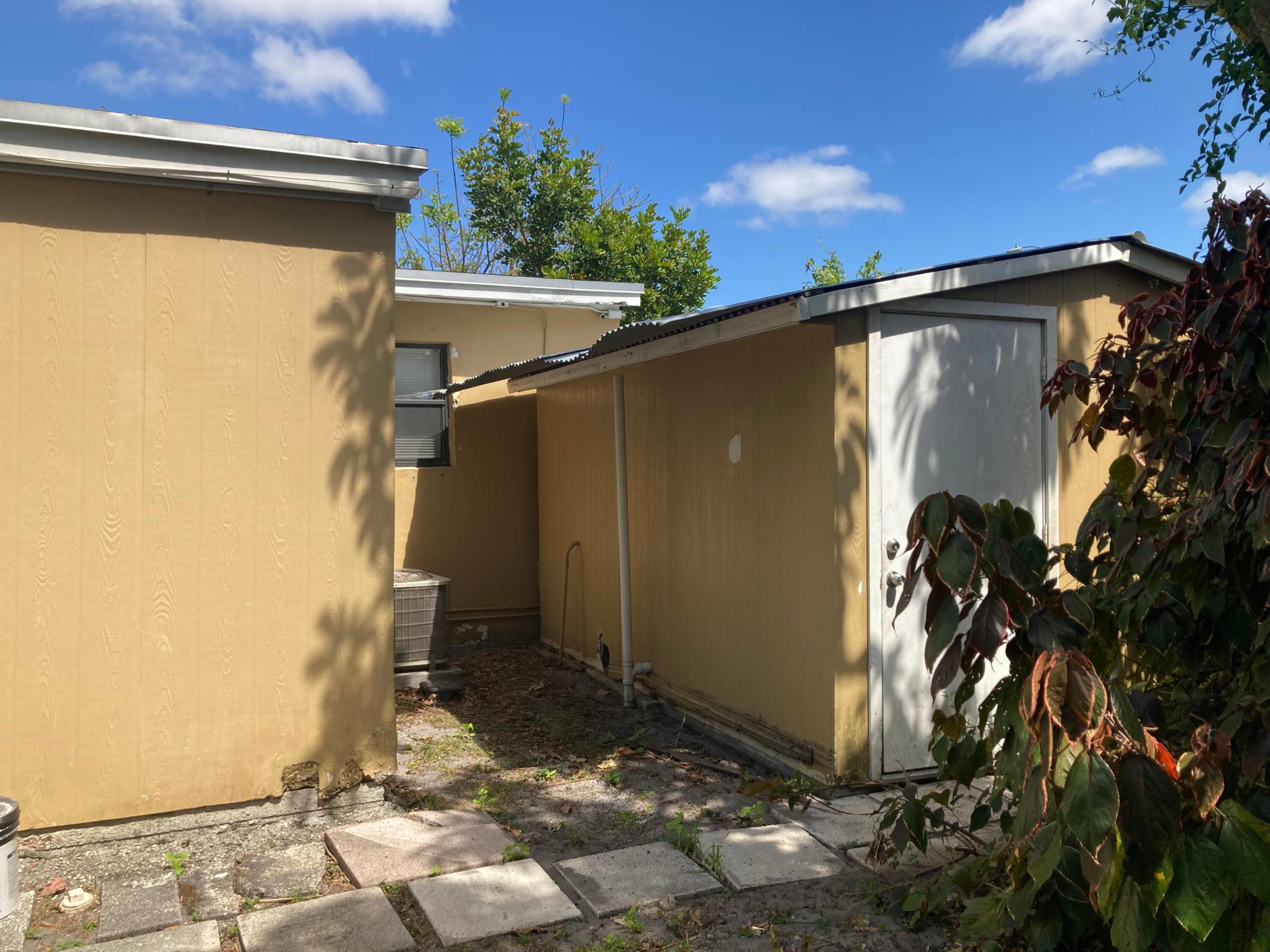 LAKE FOREST SEC ONE - Residential