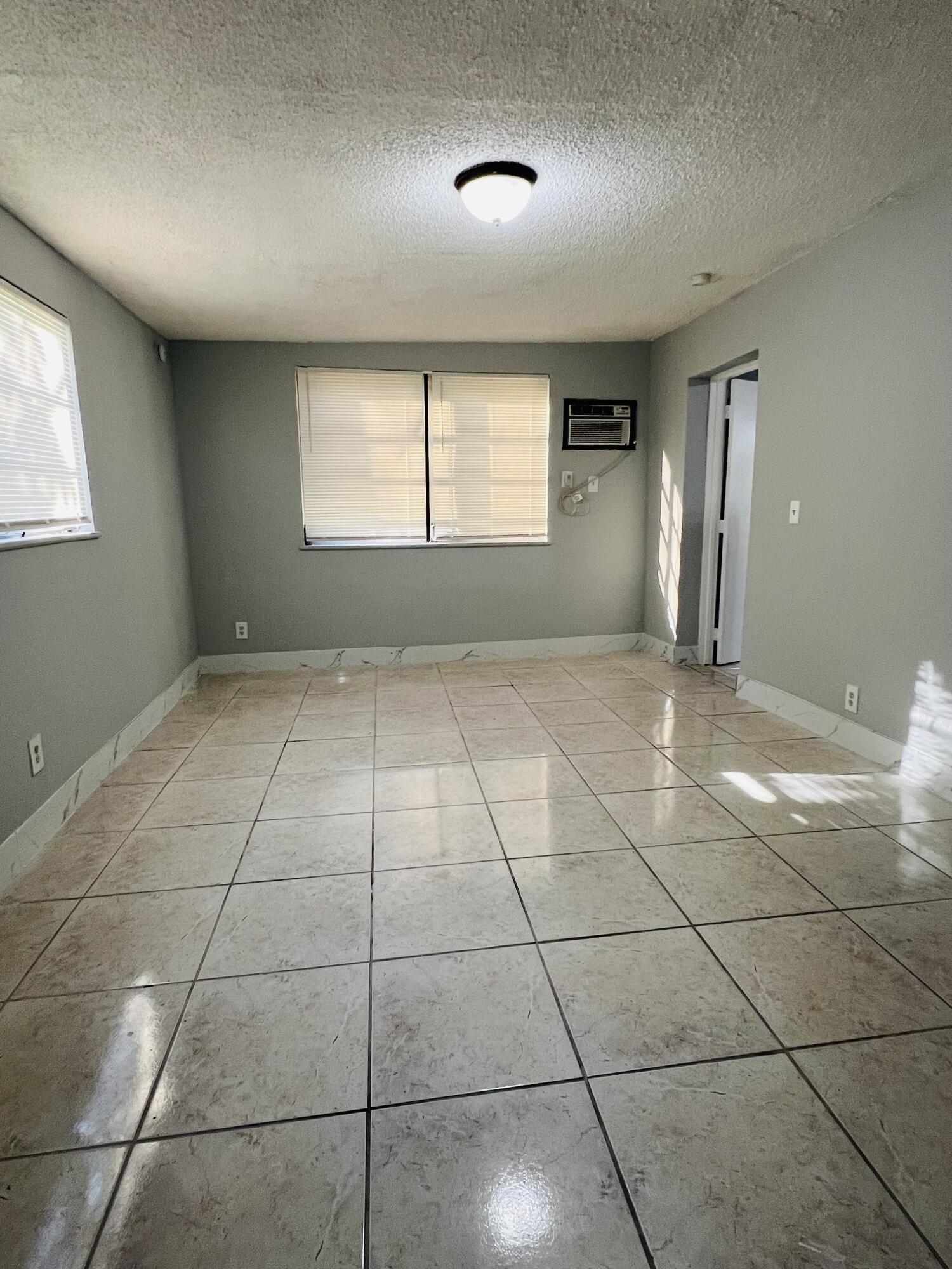LAKE FOREST SEC ONE - Residential