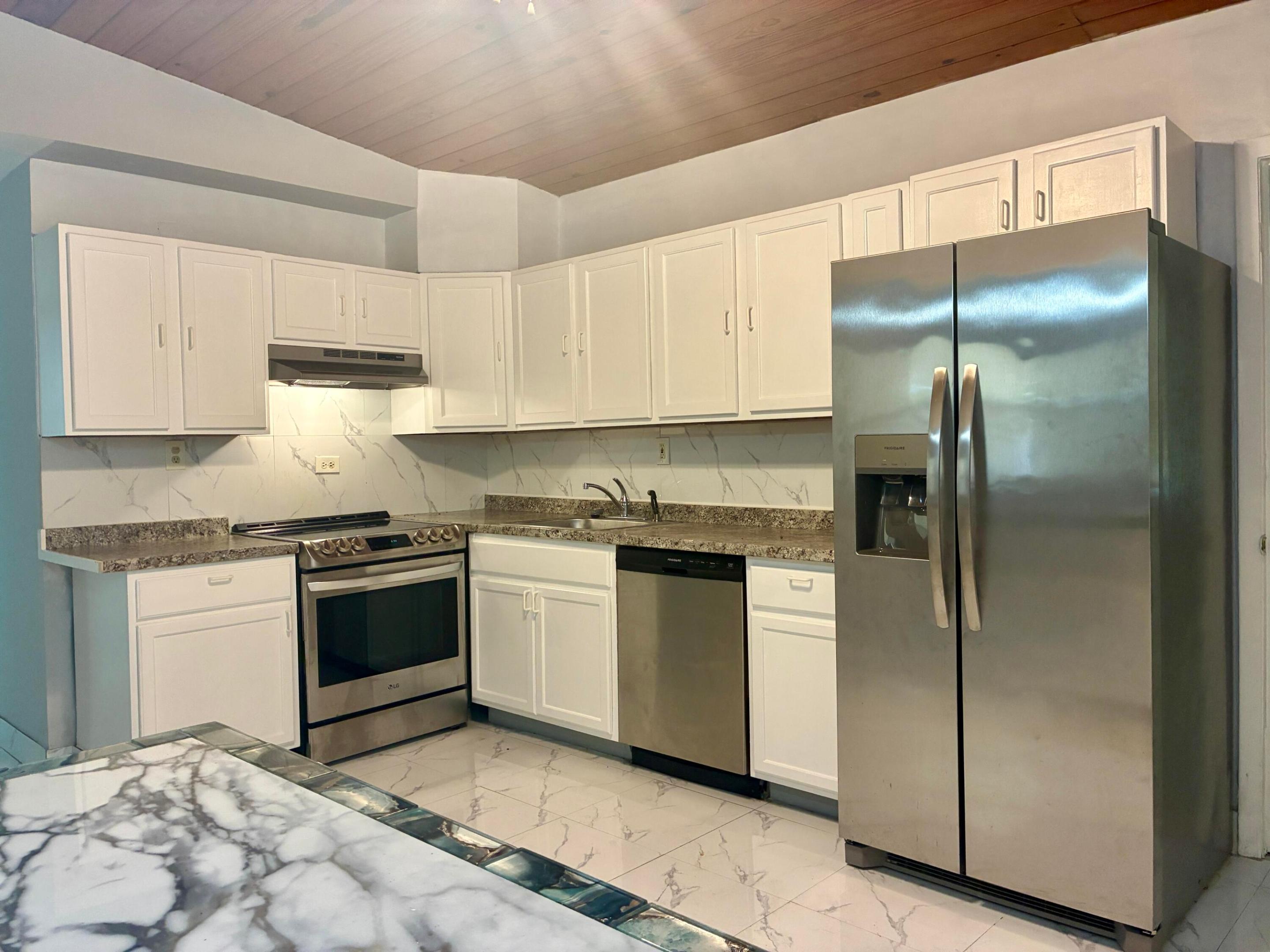 LAKE FOREST SEC ONE - Residential