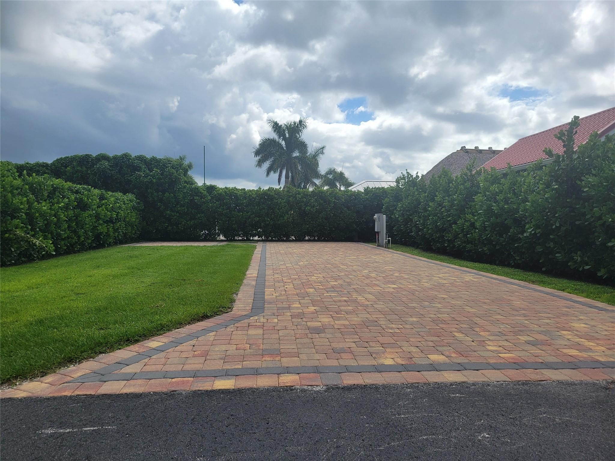 SILVER PALMS RV VILLAGE - Land