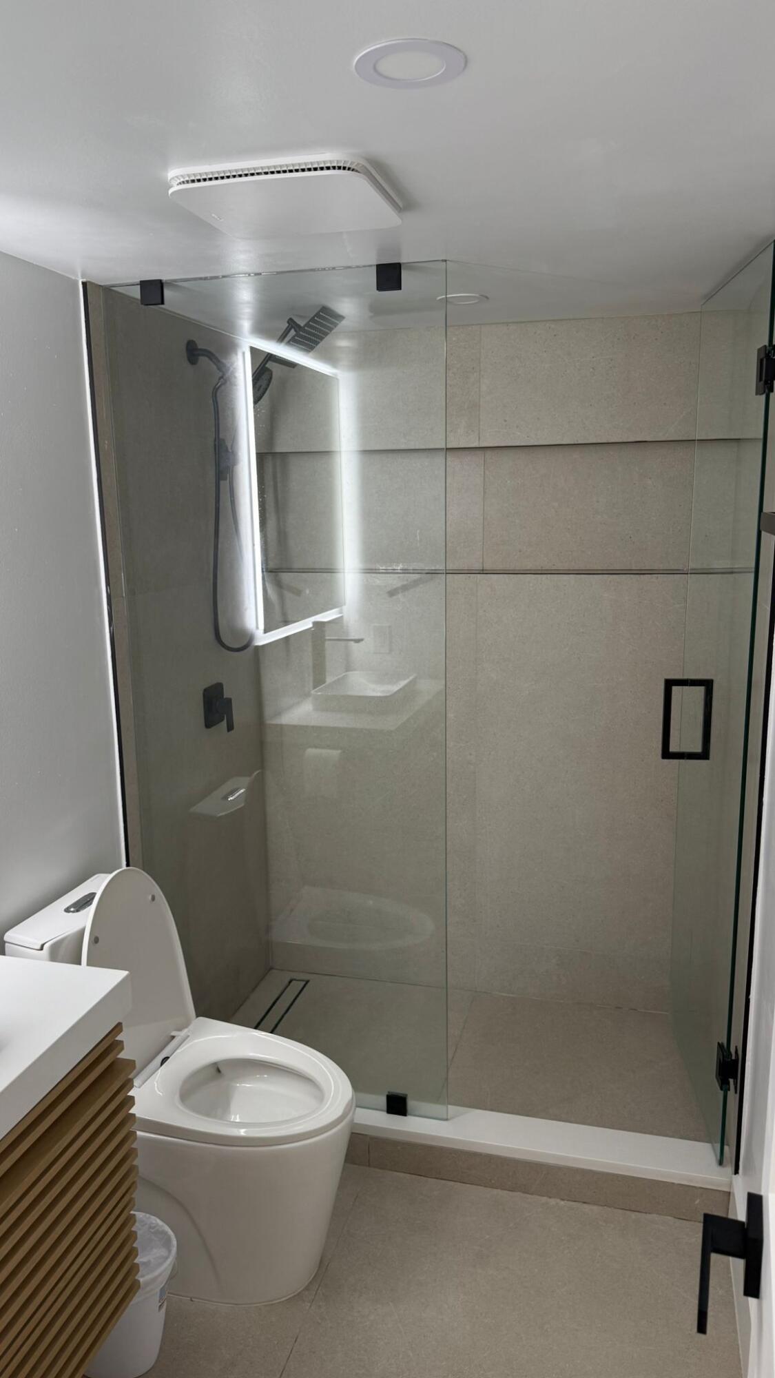 FOUNTAINS OF PALM BEACH CONDO 3 - Residential Lease