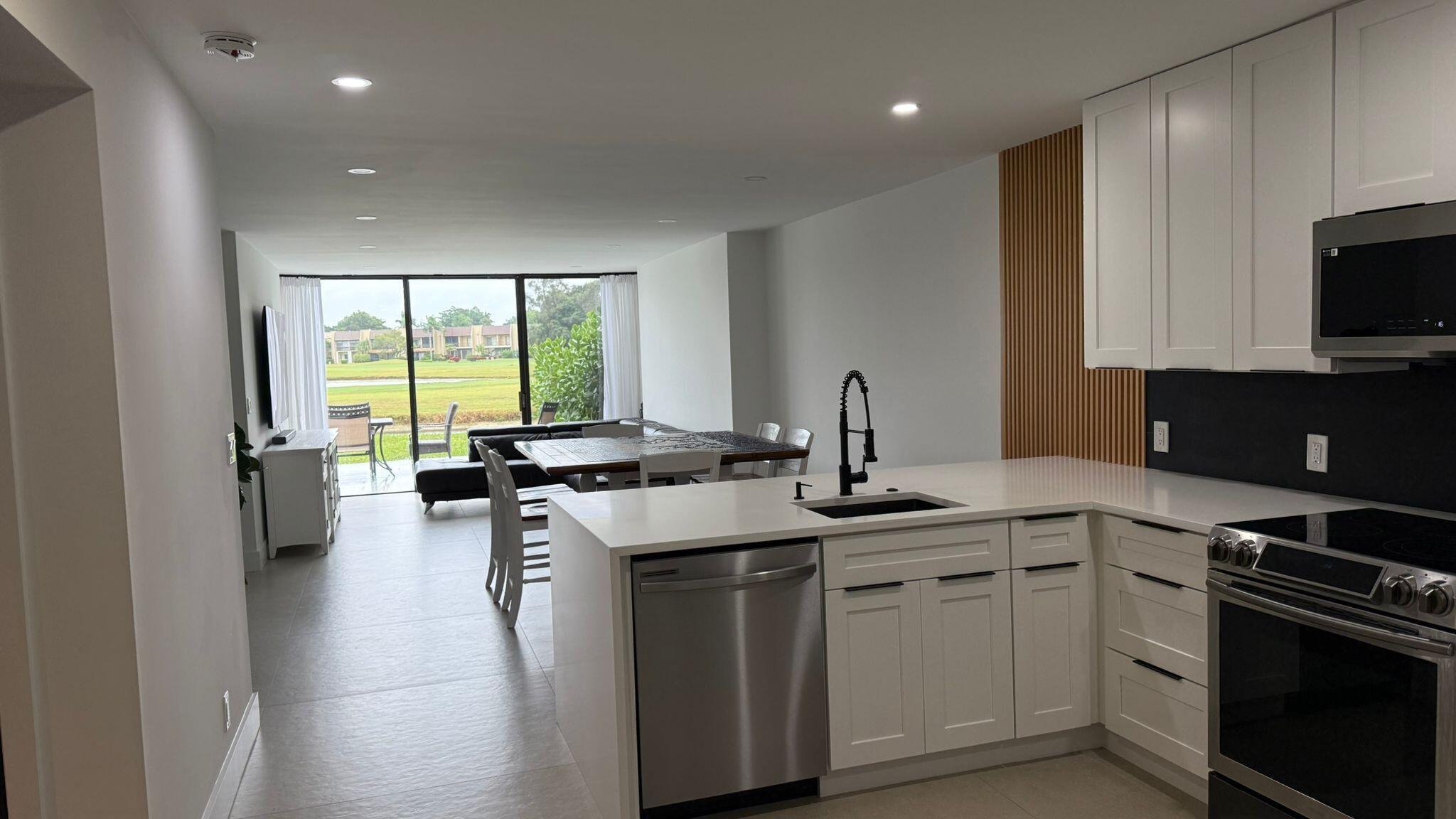 FOUNTAINS OF PALM BEACH CONDO 3 - Residential Lease