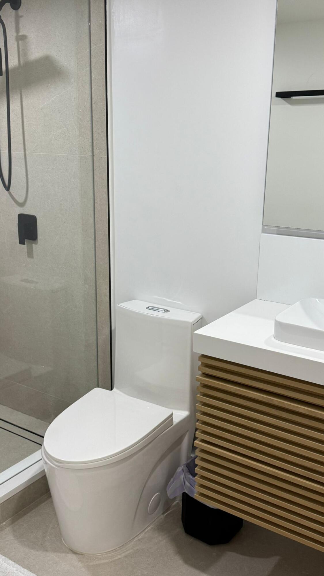 FOUNTAINS OF PALM BEACH CONDO 3 - Residential Lease