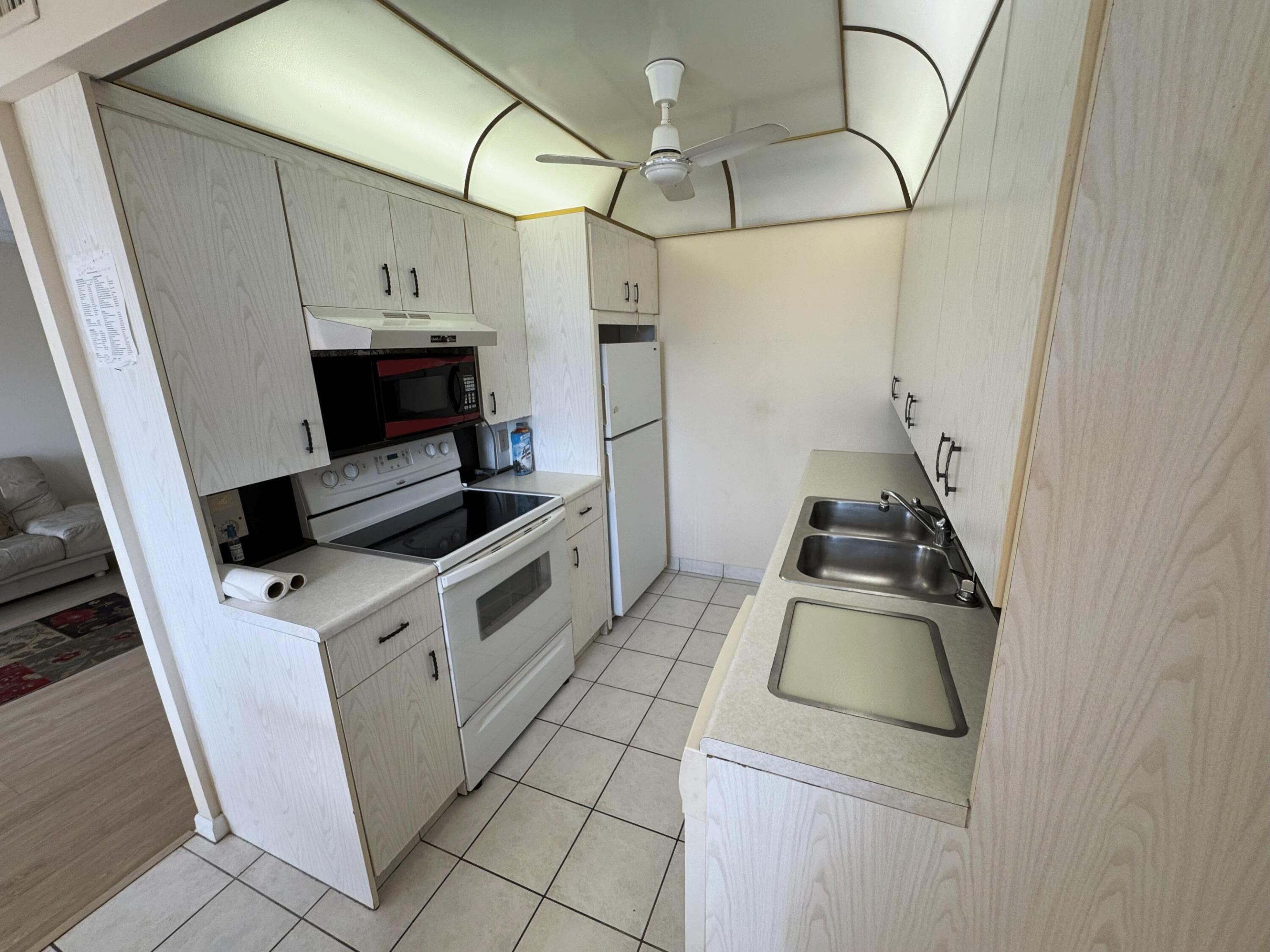 CORNWALL AT CENTURY VILLAGE CONDO - Residential