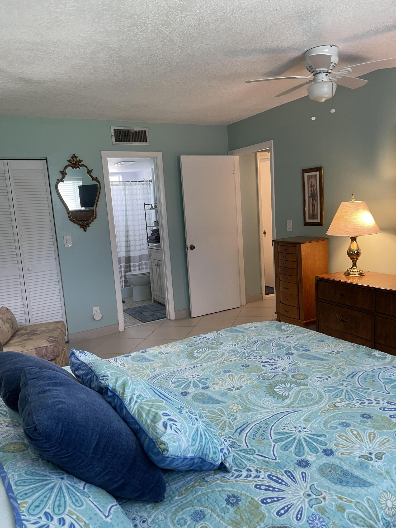 LAKESIDE VILLAGE CONDO 7 - Residential Lease