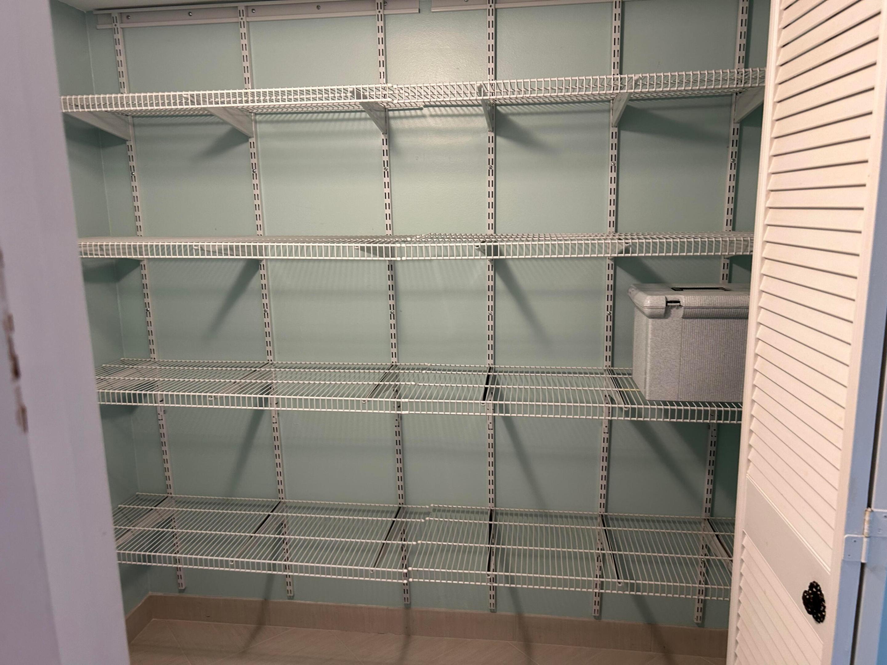 LAKESIDE VILLAGE CONDO 7 - Residential Lease