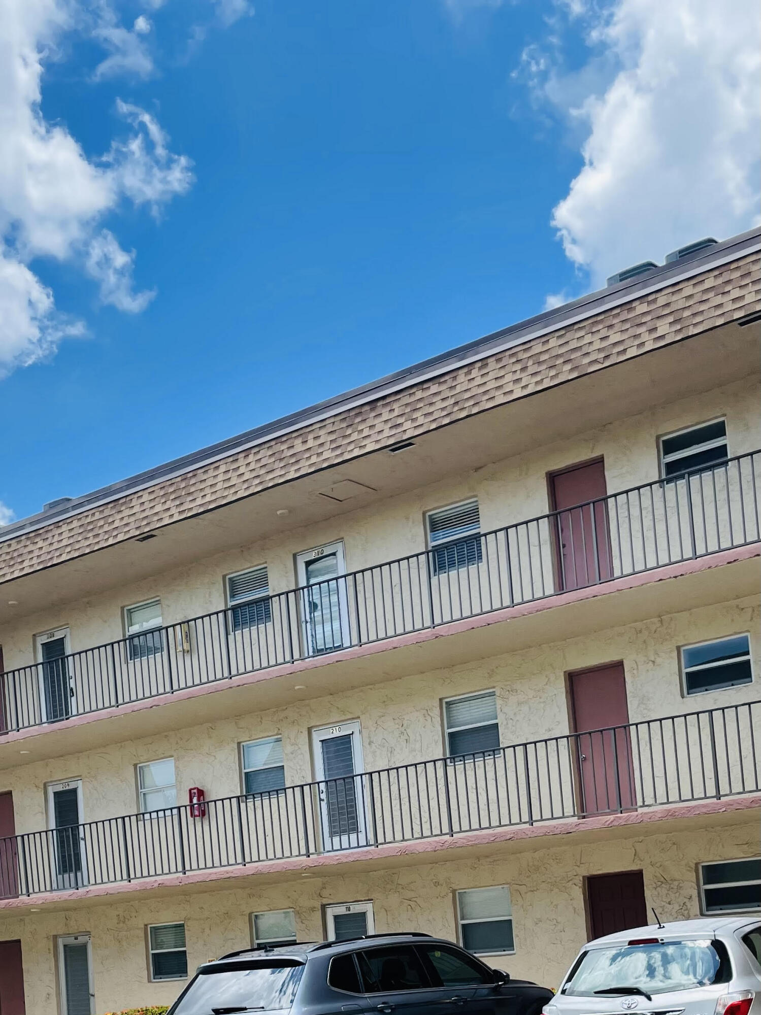LAKESIDE VILLAGE CONDO 7 - Residential Lease
