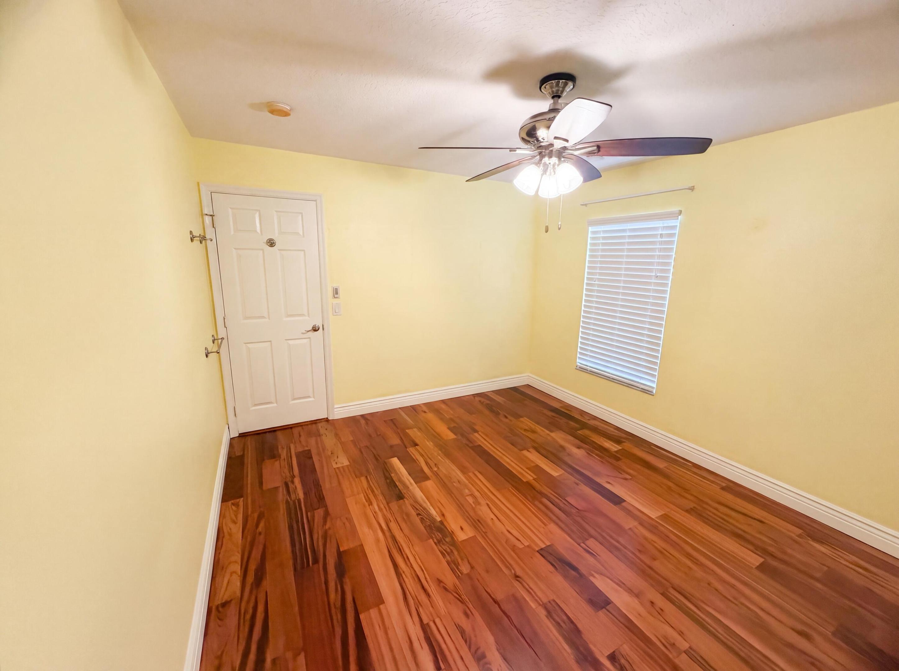 PALM LAKES GARDENS - Residential