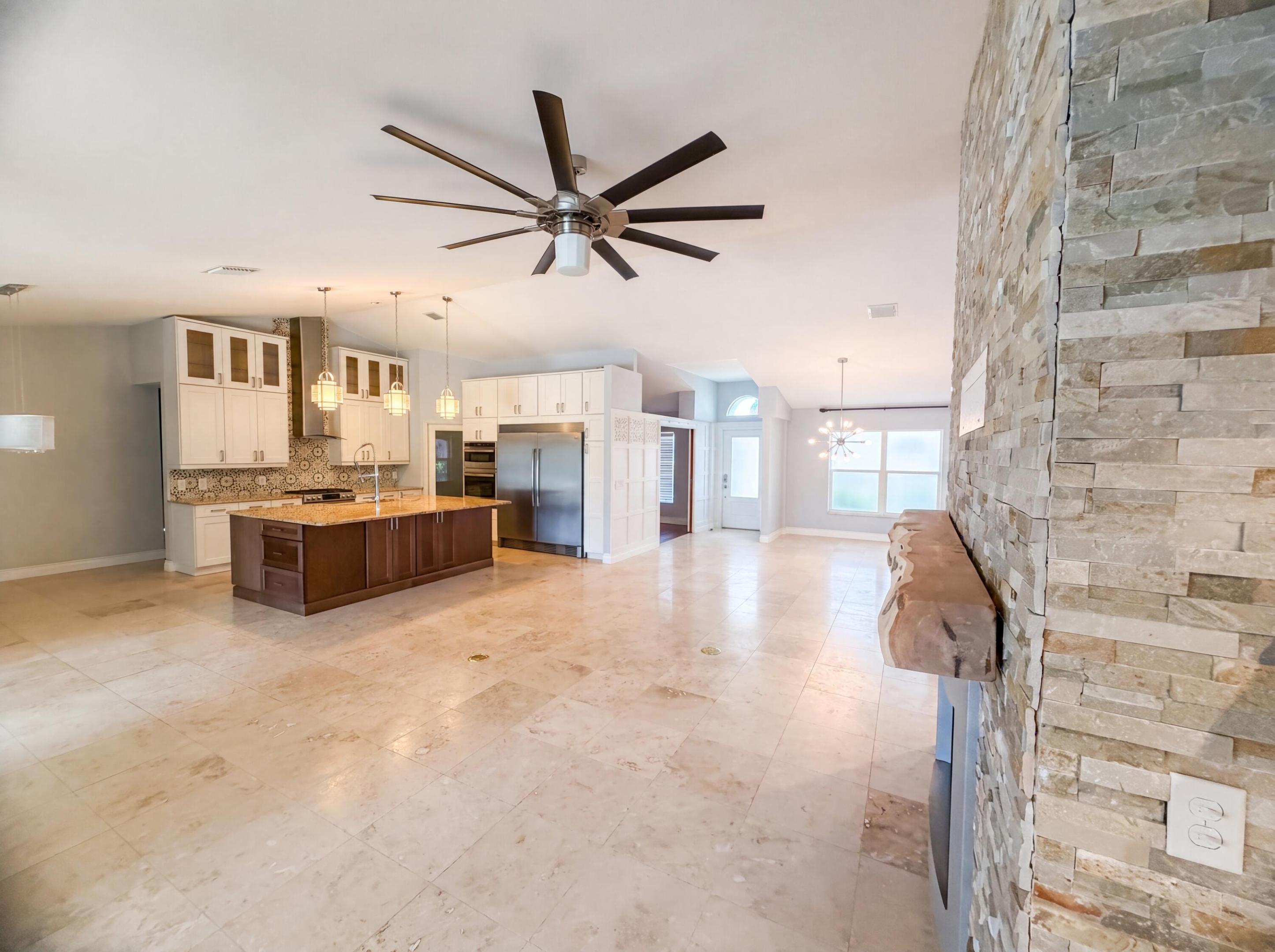 PALM LAKES GARDENS - Residential
