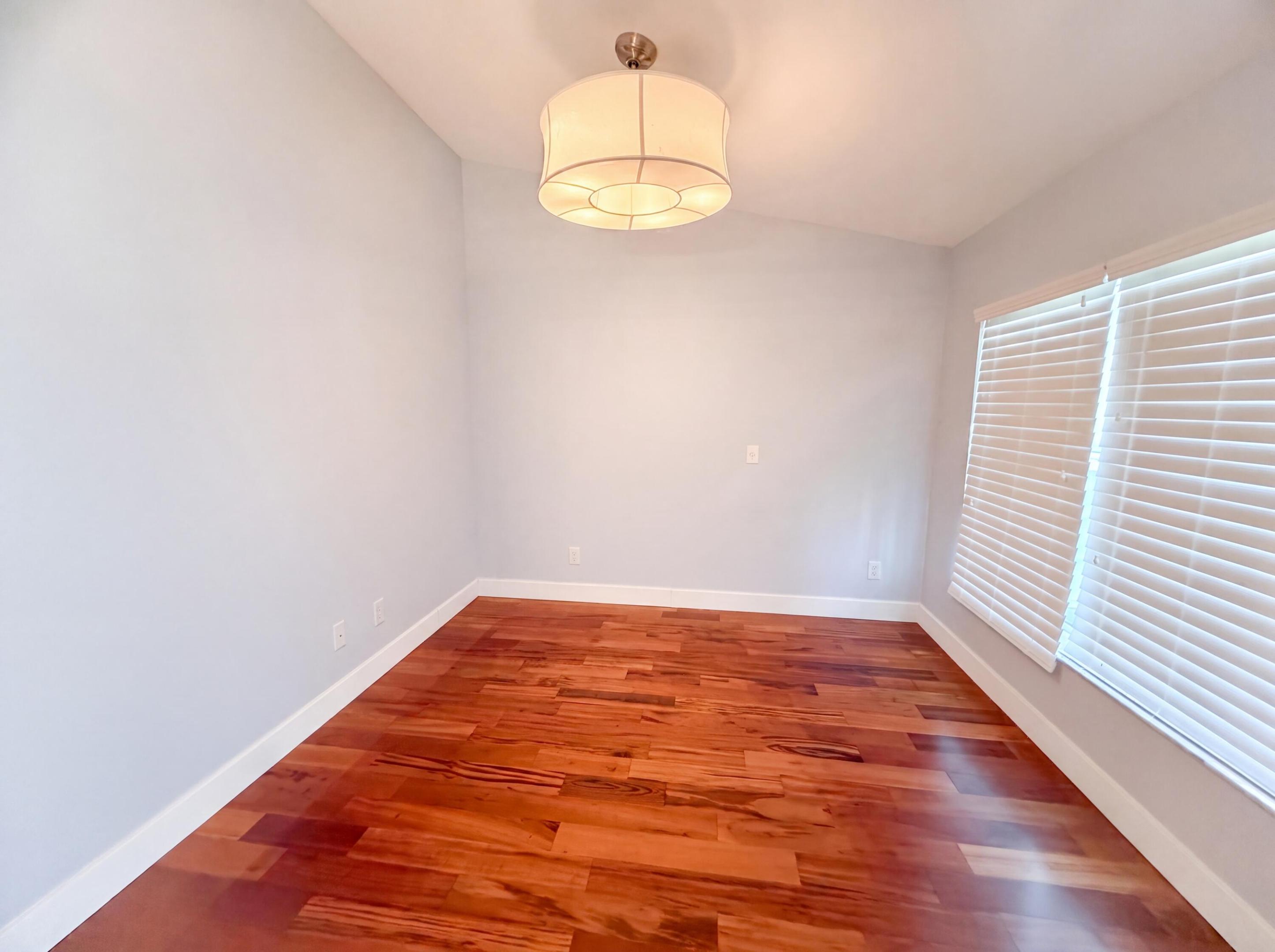 PALM LAKES GARDENS - Residential