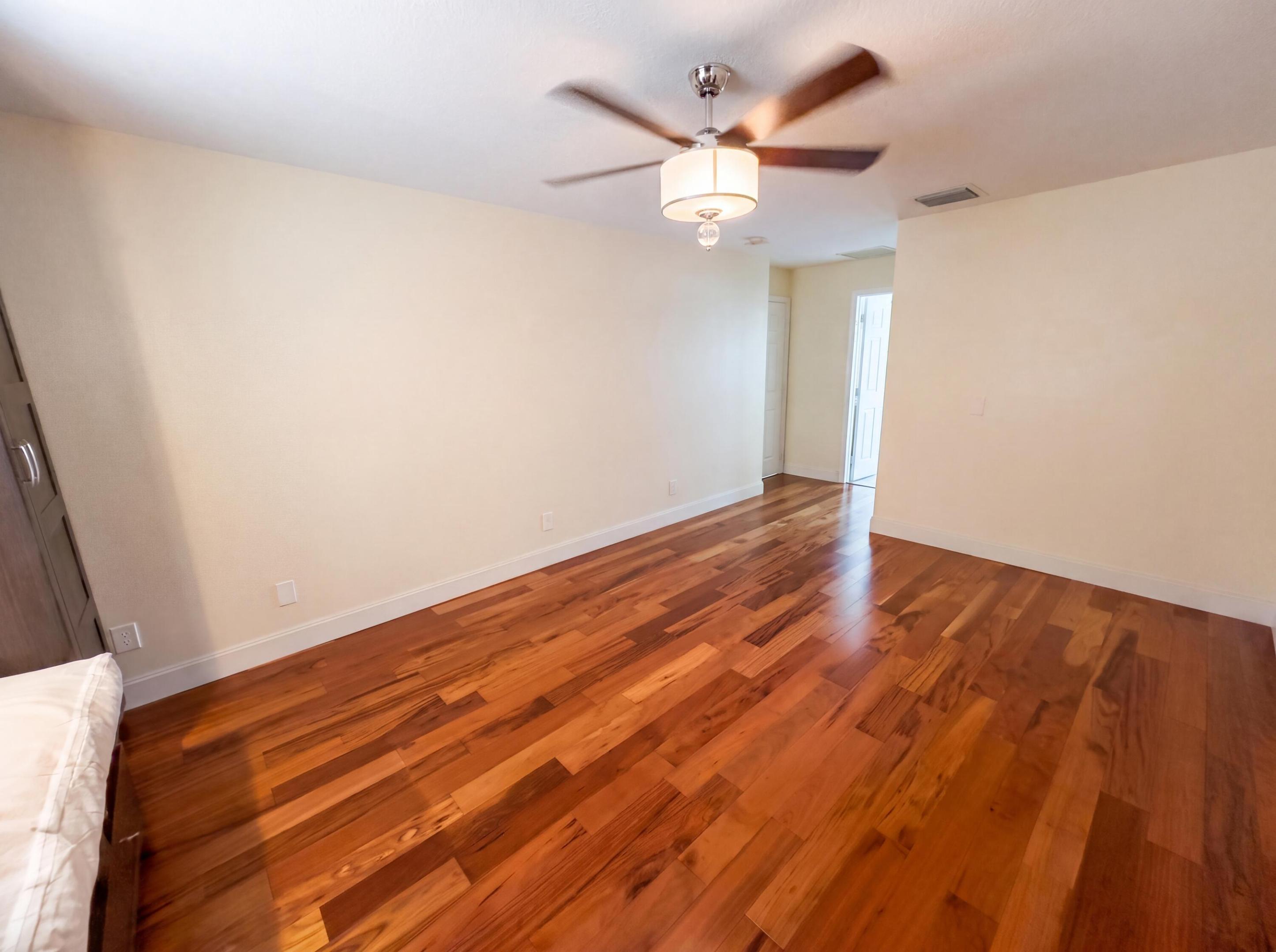 PALM LAKES GARDENS - Residential