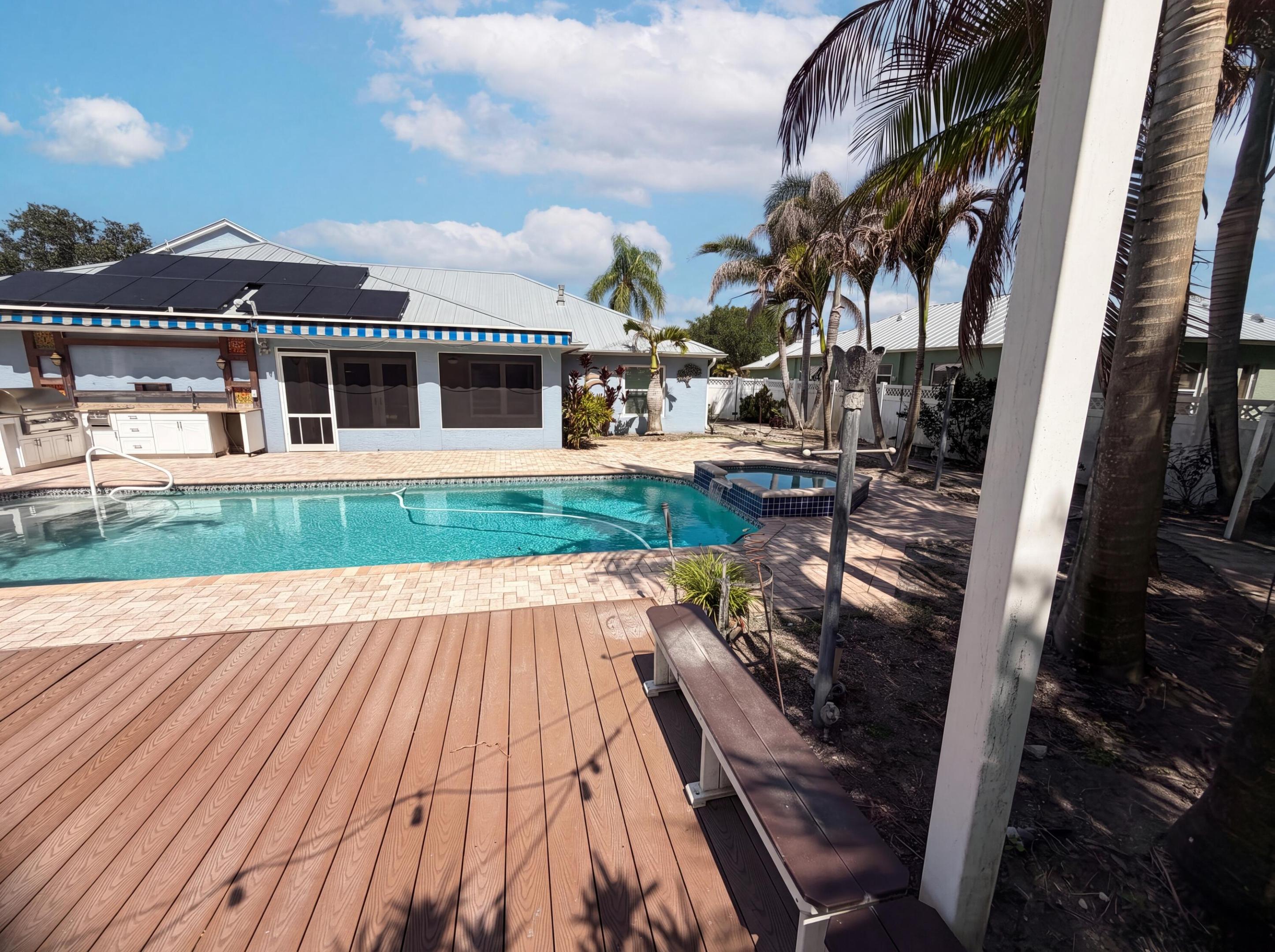 PALM LAKES GARDENS - Residential