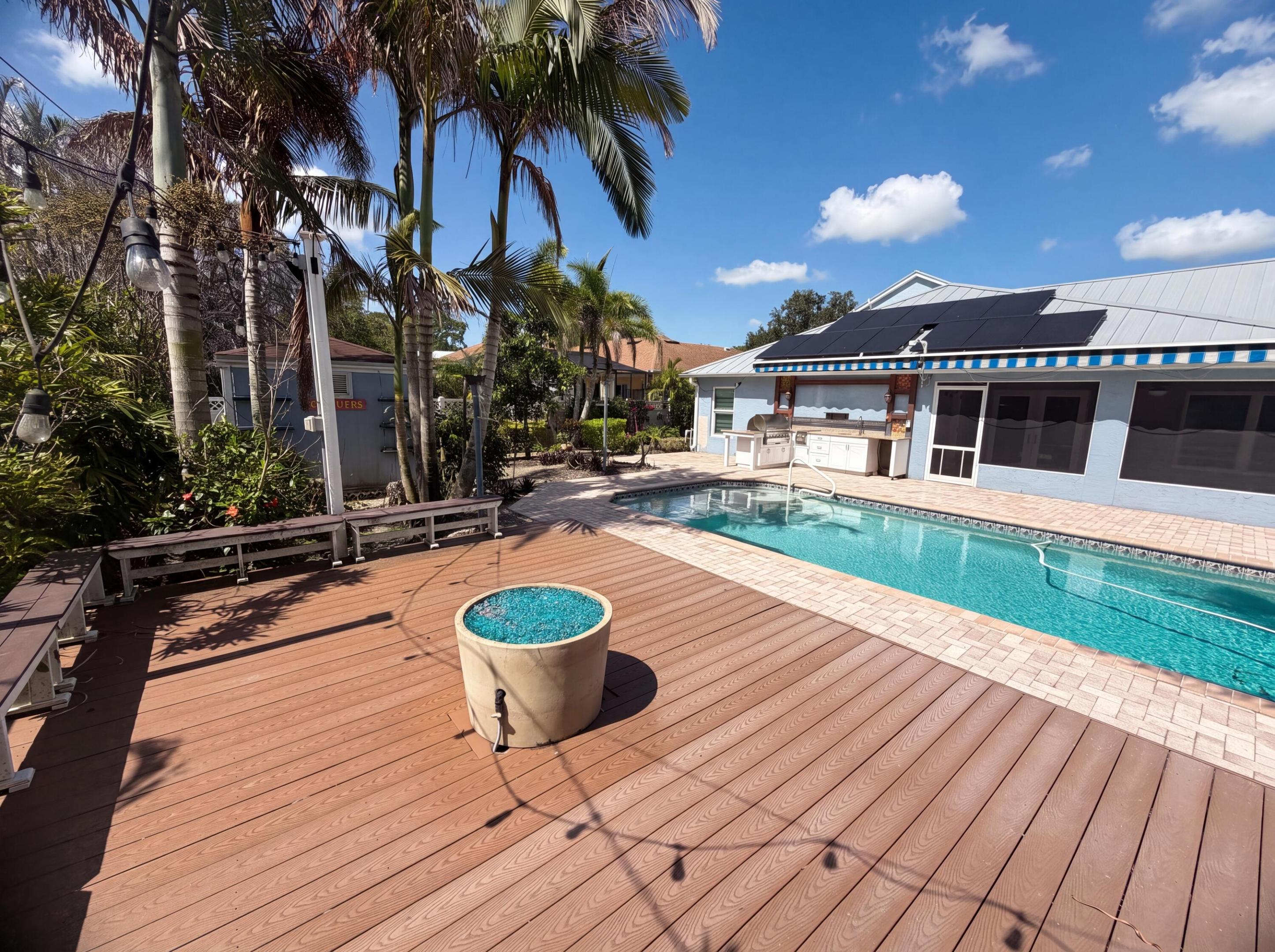 PALM LAKES GARDENS - Residential
