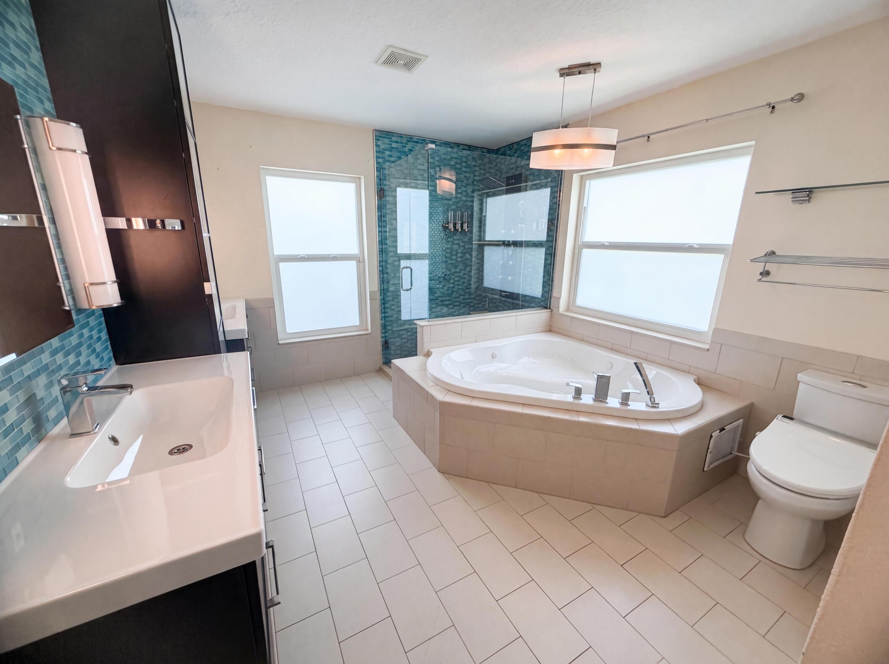 PALM LAKES GARDENS - Residential