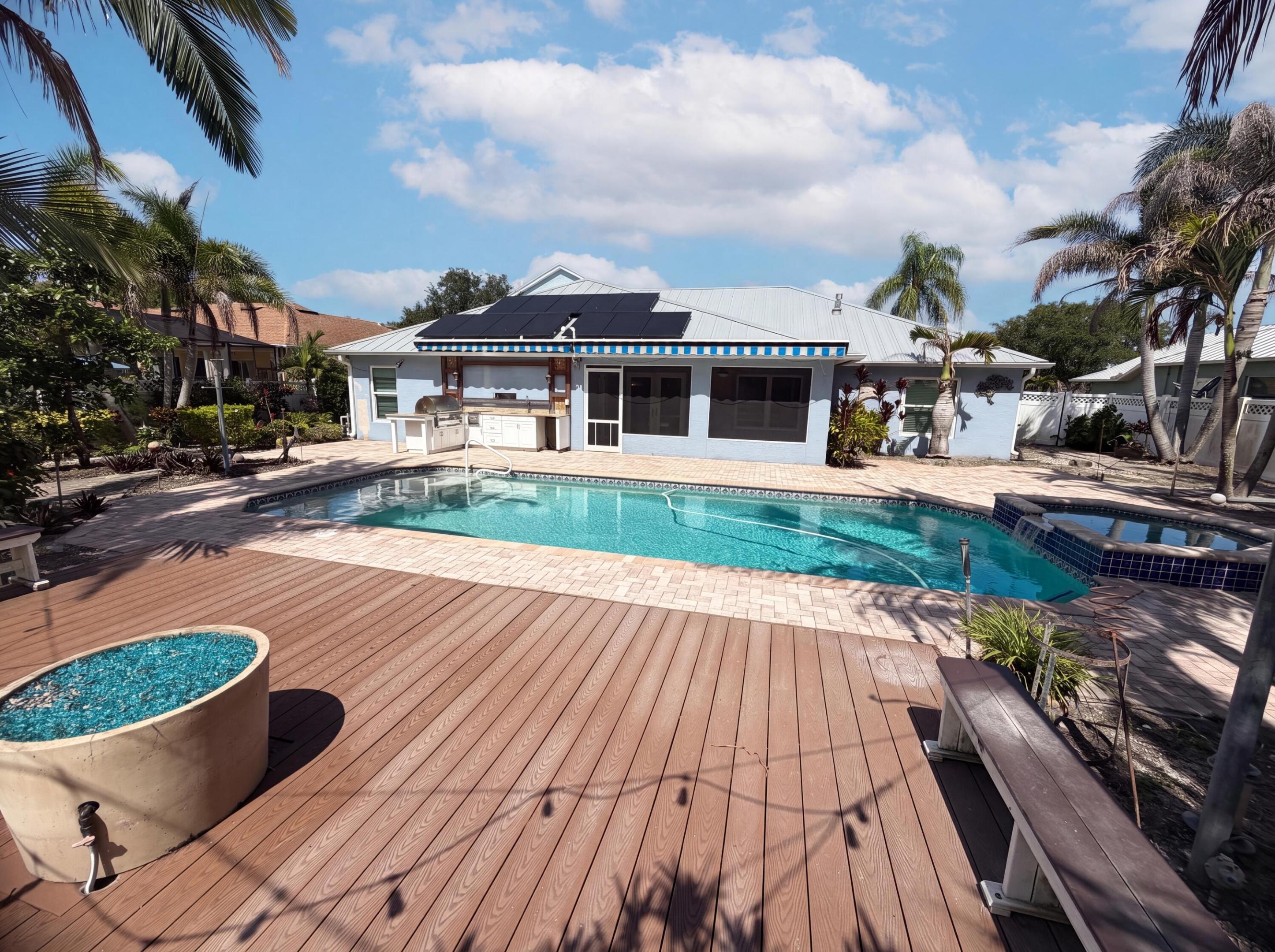 PALM LAKES GARDENS - Residential