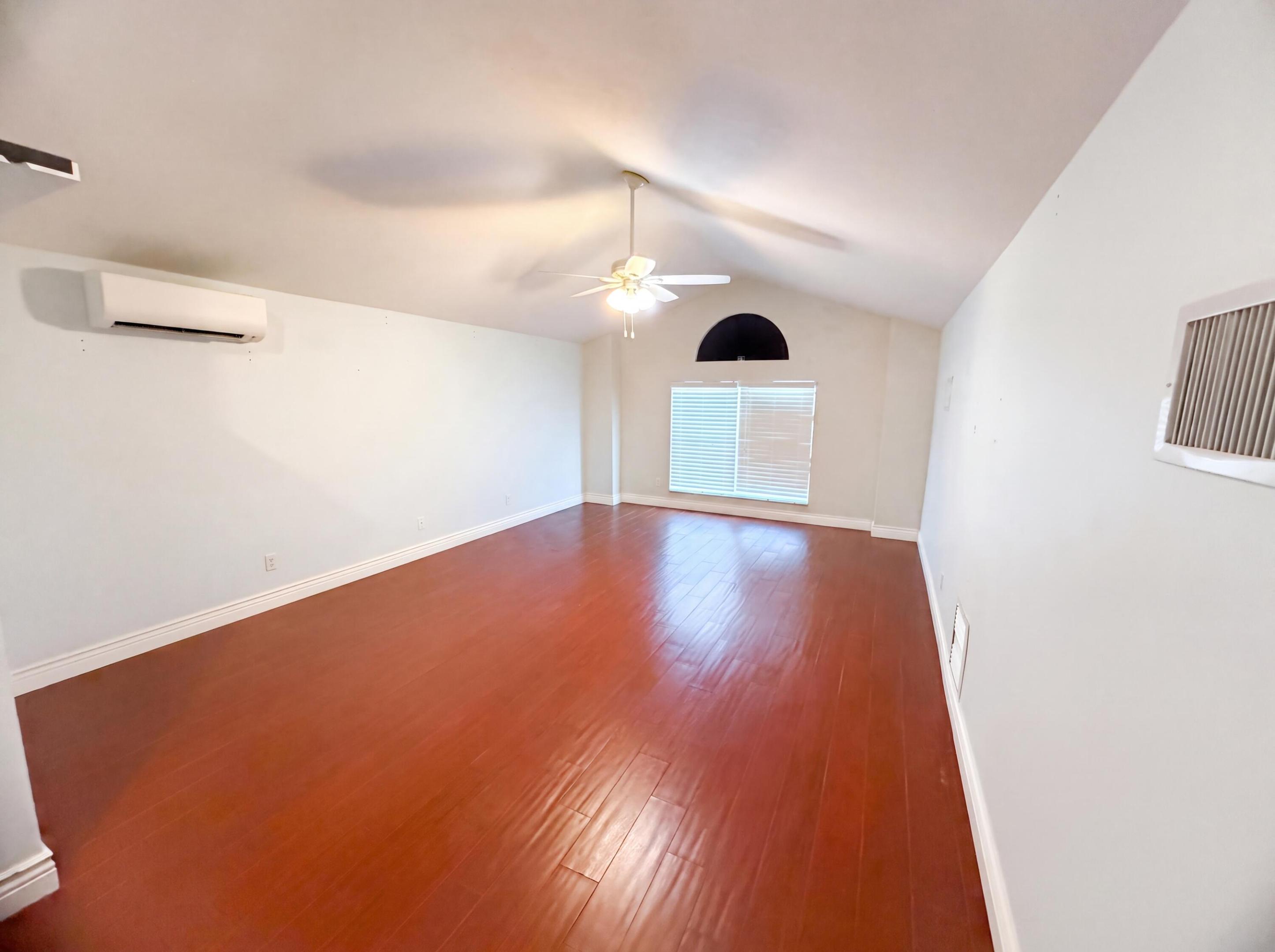 PALM LAKES GARDENS - Residential