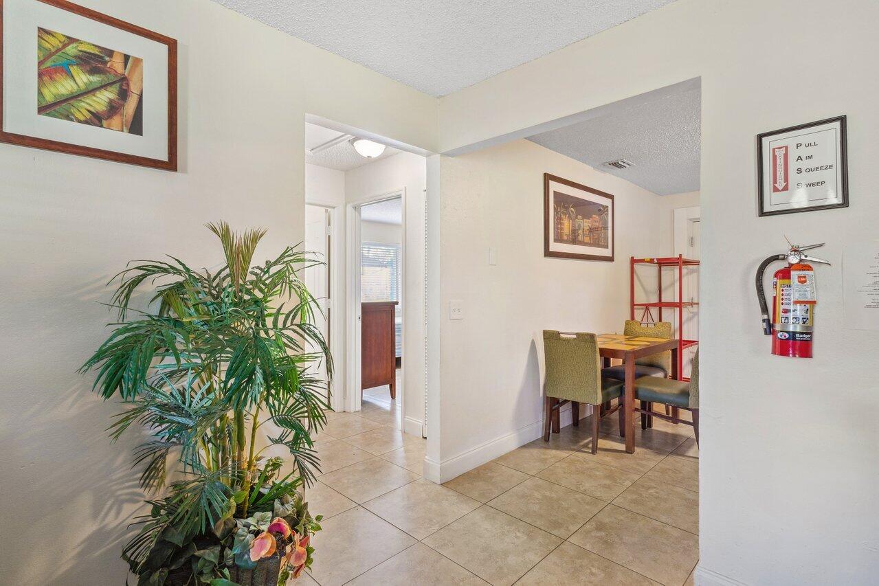 PALM BEACH FARMS - Residential Income