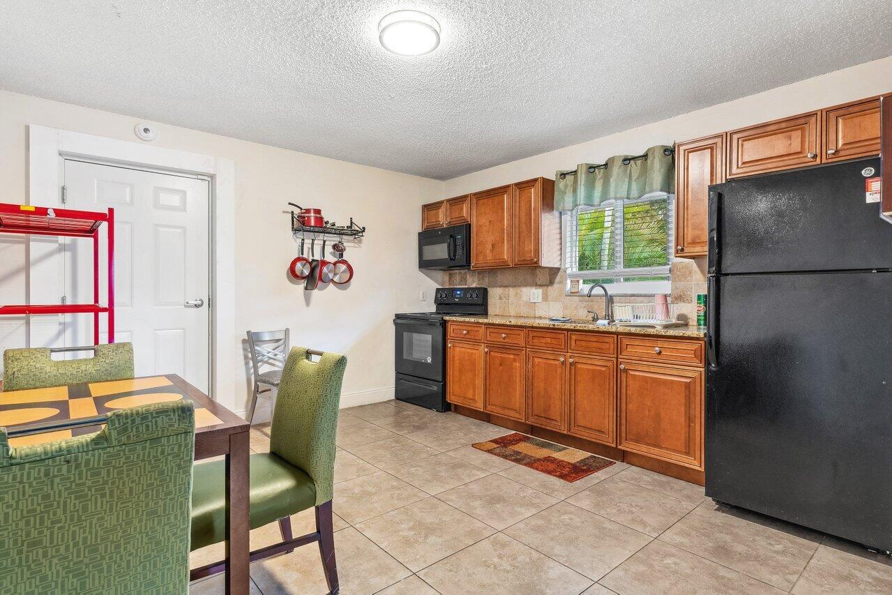 PALM BEACH FARMS - Residential Income