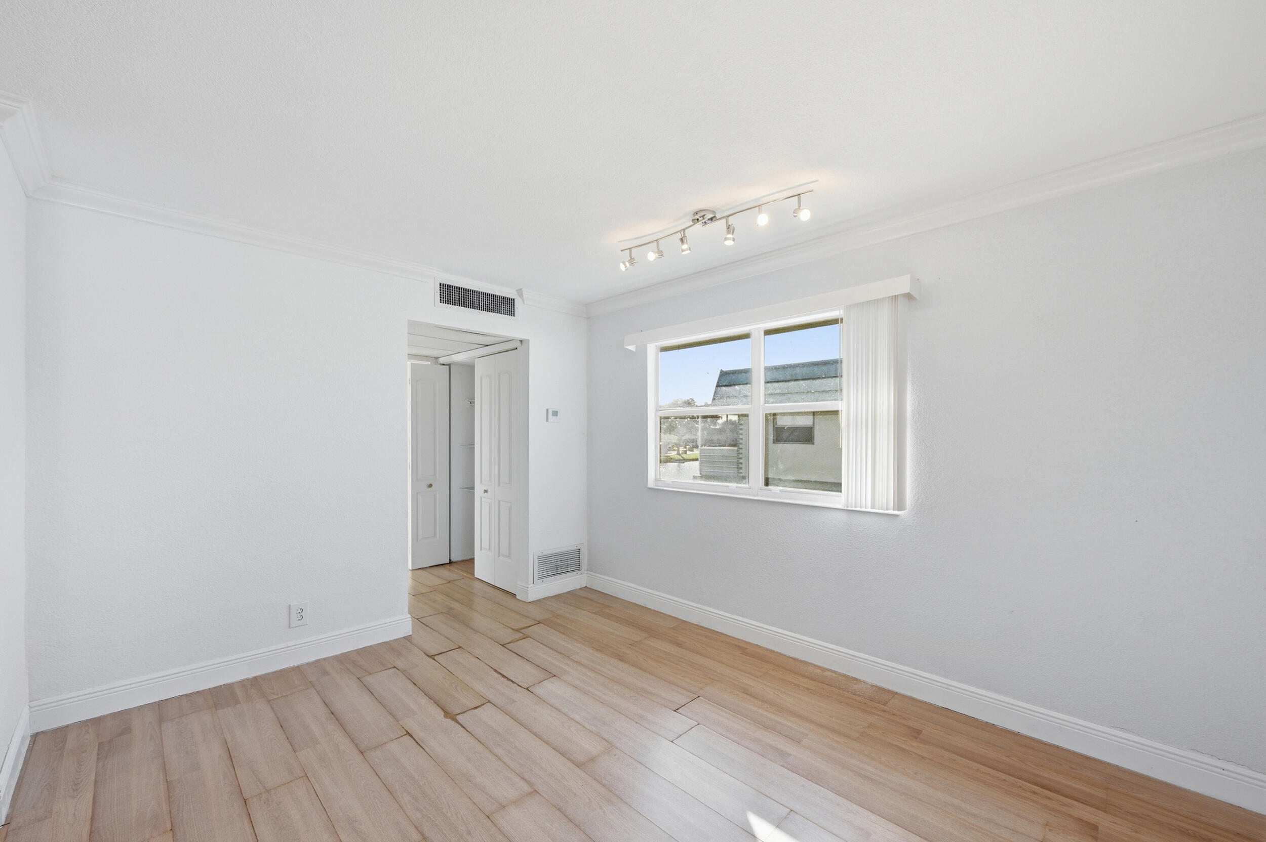 KINGS POINT MONACO CONDOS - Residential