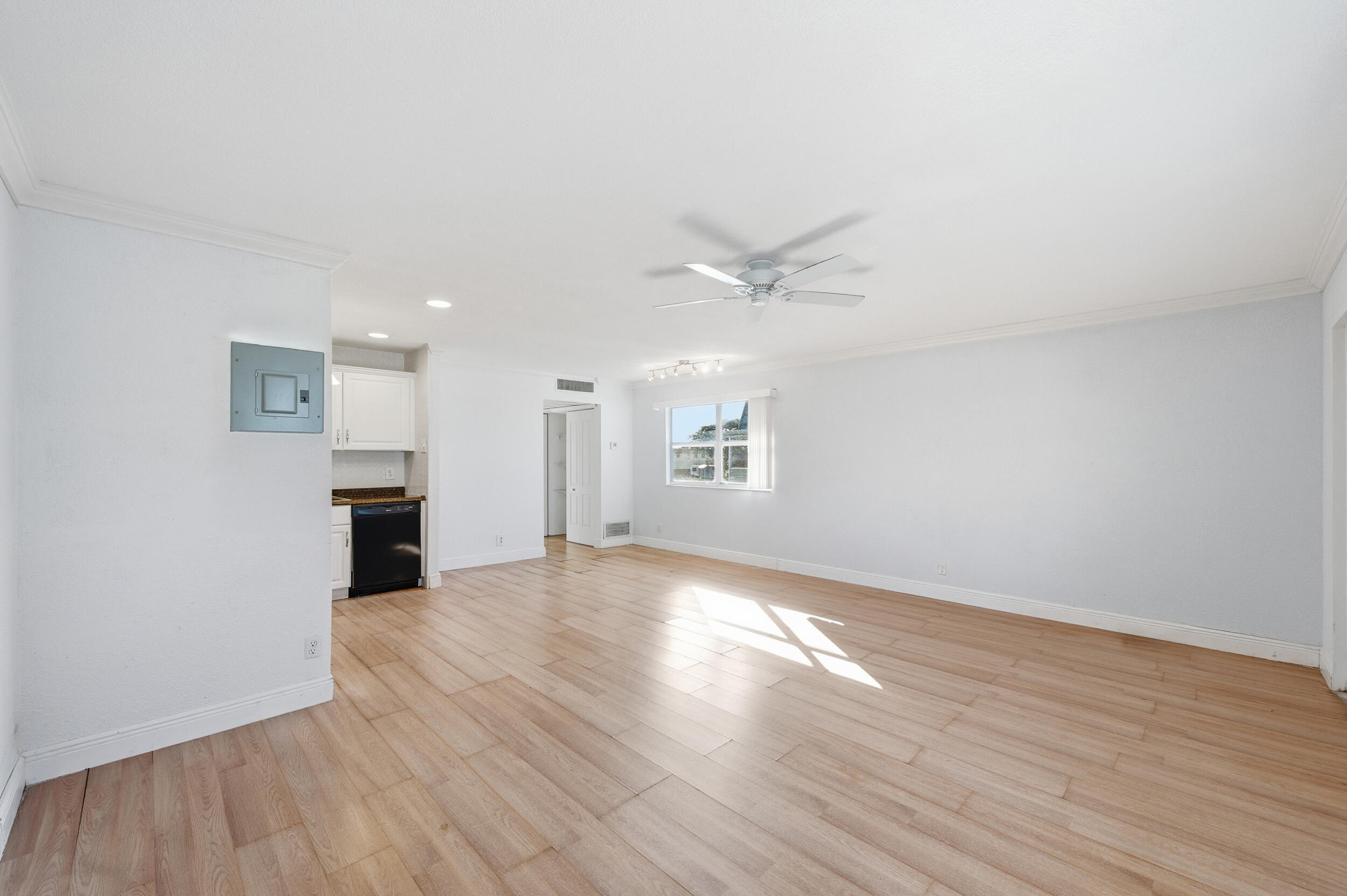 KINGS POINT MONACO CONDOS - Residential