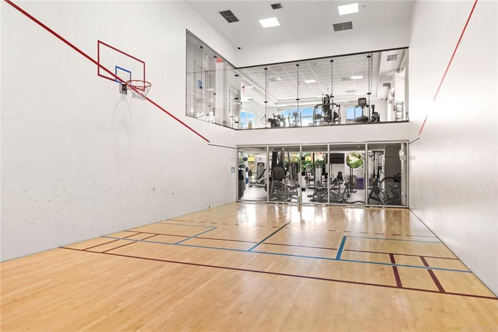 THE PALMS - Residential