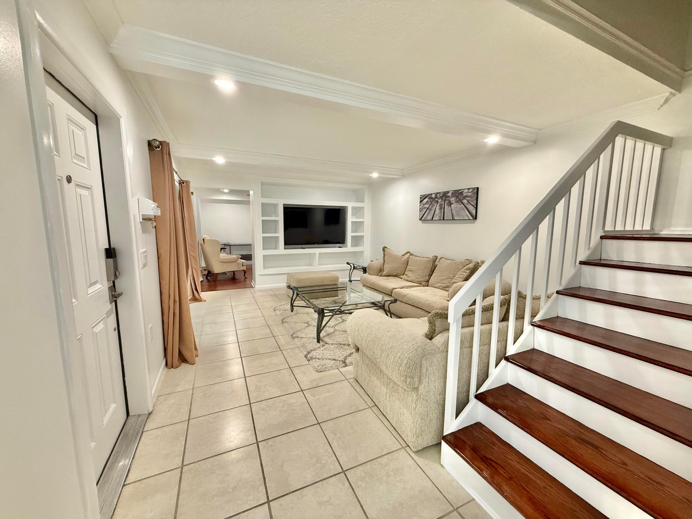 GARDEN LAKES - Residential Lease