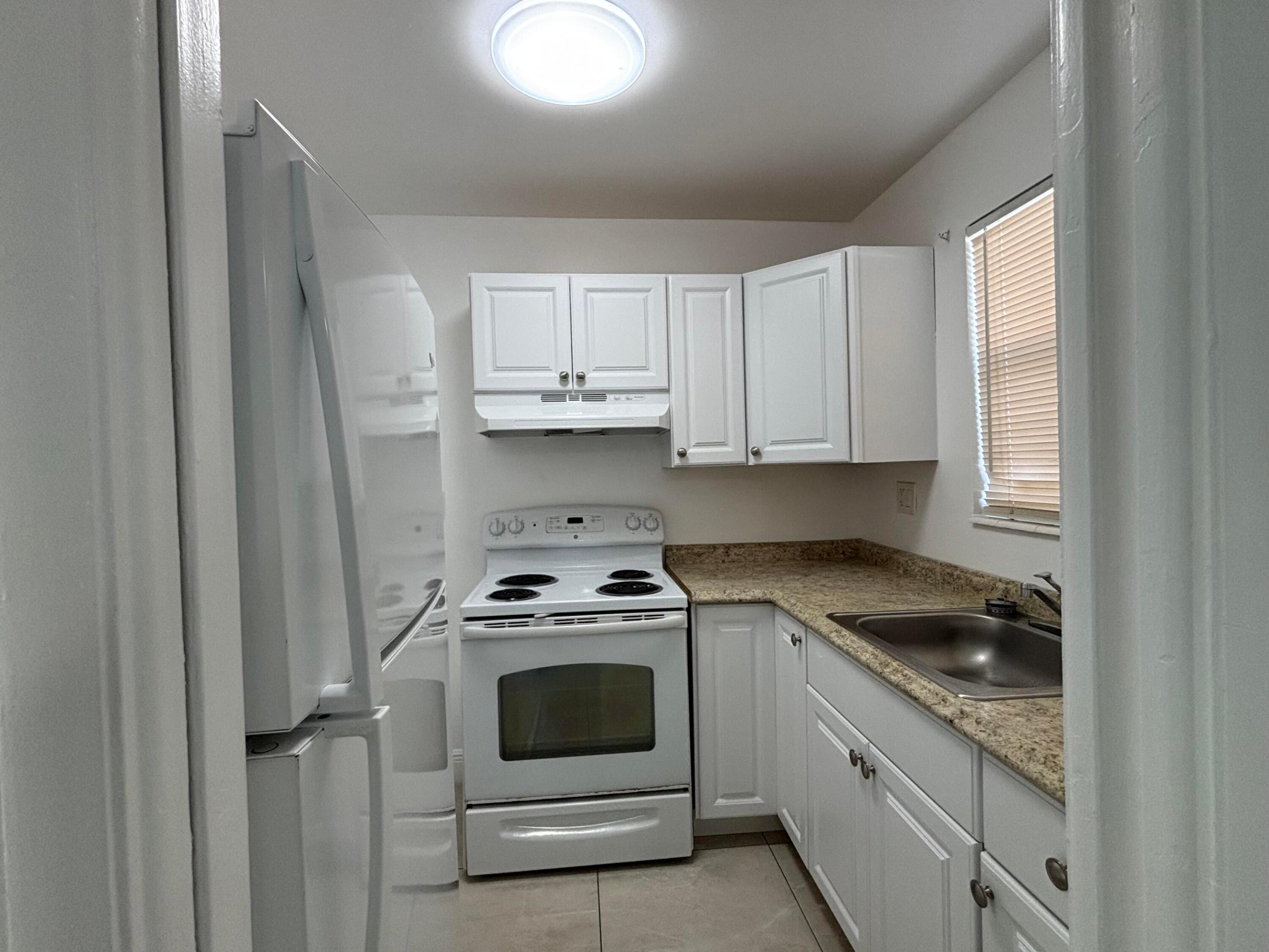 KINGSTON TOWERS - Residential Lease