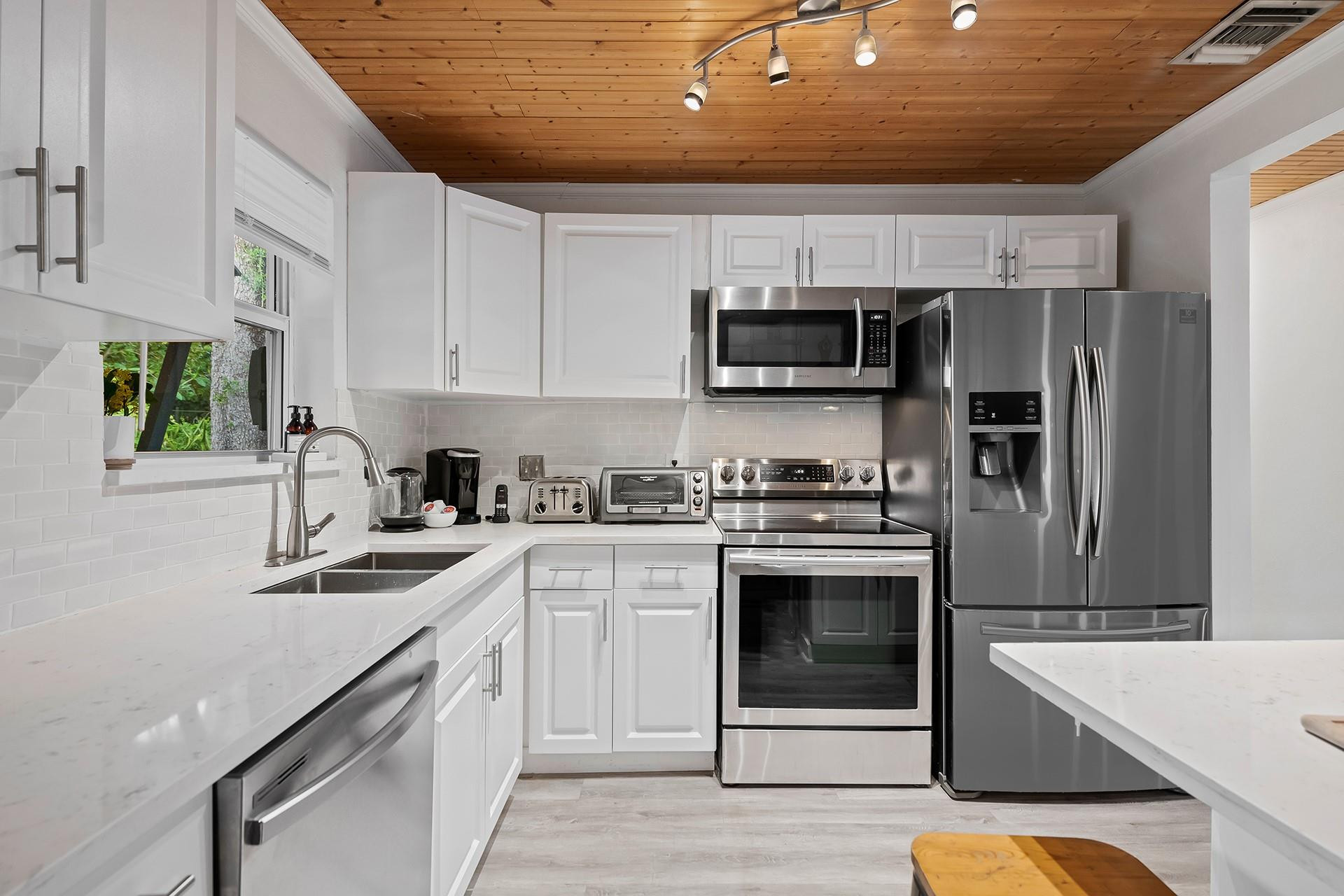RIVERSIDE PARK - Residential