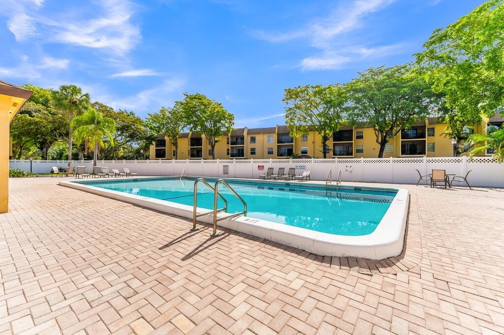 CASA DEL RIO CONDO - Residential