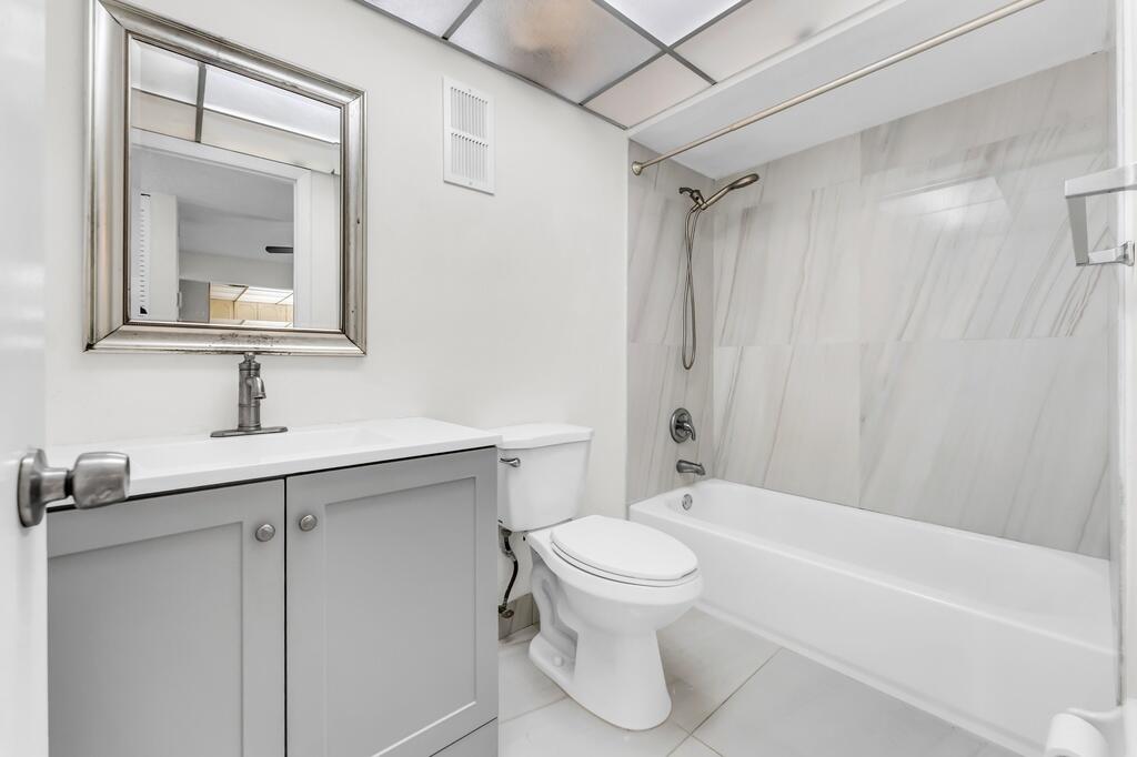 CASA DEL RIO CONDO - Residential