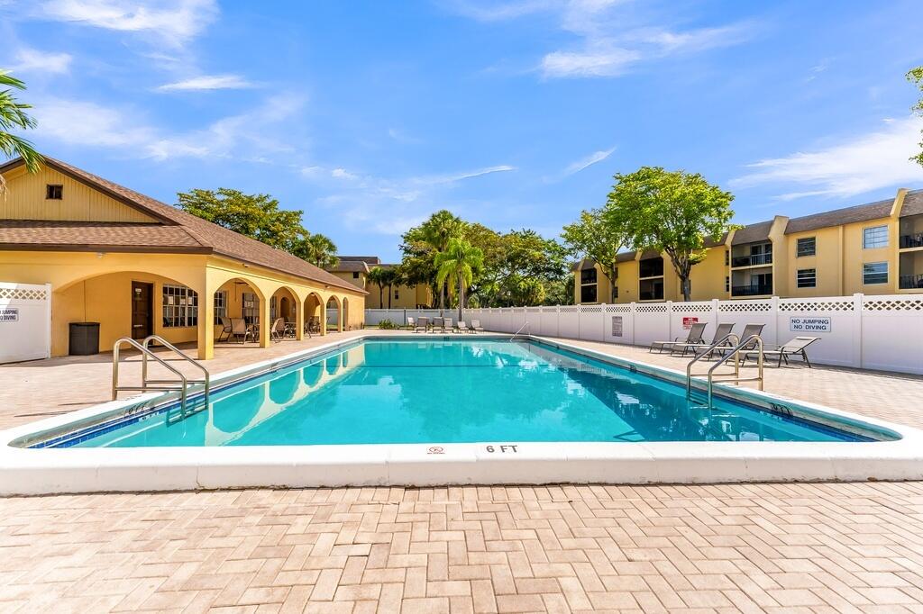 CASA DEL RIO CONDO - Residential