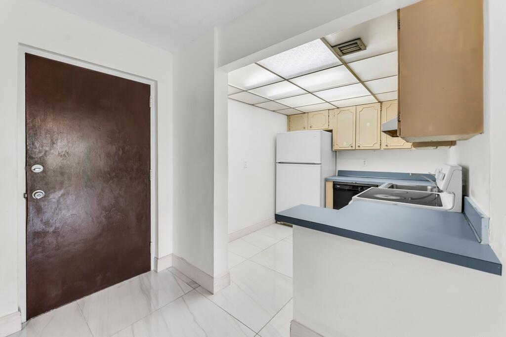 CASA DEL RIO CONDO - Residential