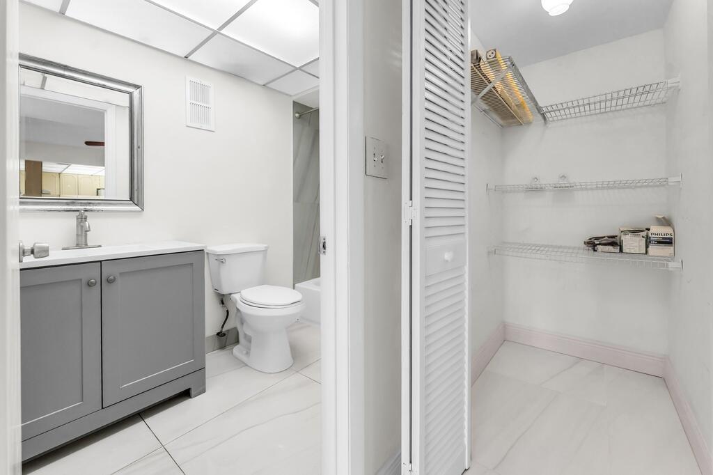 CASA DEL RIO CONDO - Residential