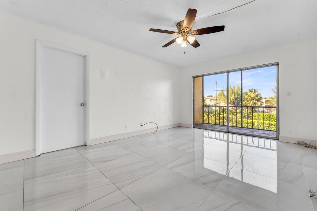 CASA DEL RIO CONDO - Residential