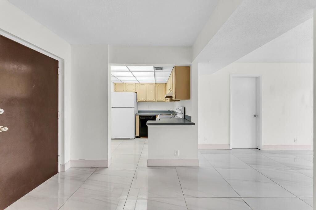 CASA DEL RIO CONDO - Residential