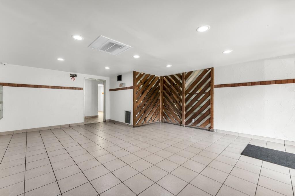 CASA DEL RIO CONDO - Residential