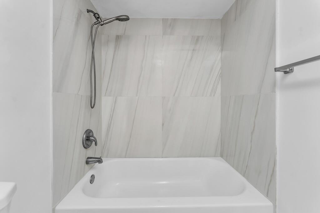 CASA DEL RIO CONDO - Residential
