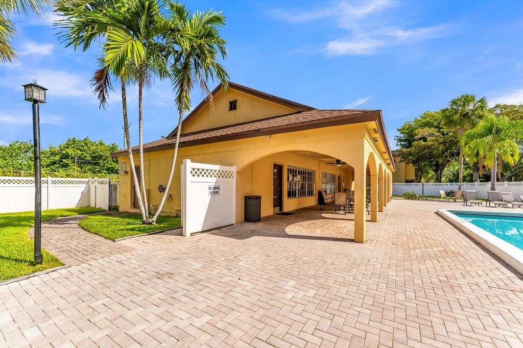 CASA DEL RIO CONDO - Residential