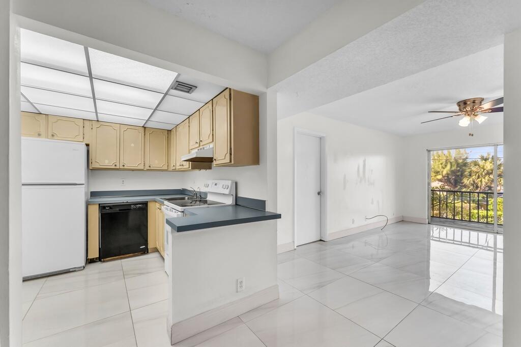 CASA DEL RIO CONDO - Residential