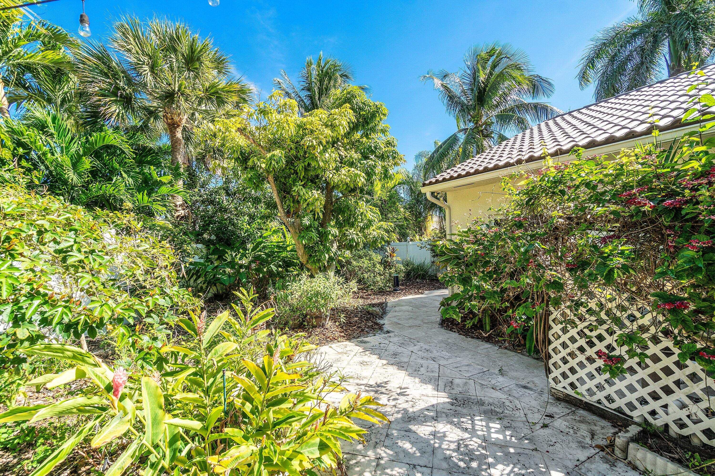 BOCA VILLAS SEC C - Residential Lease