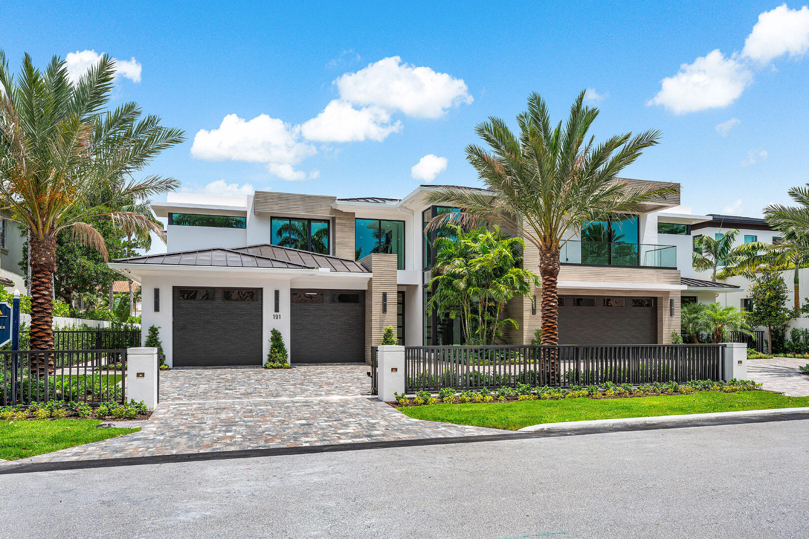 ROYAL PALM YACHT & COUNTRY CLUB - Residential