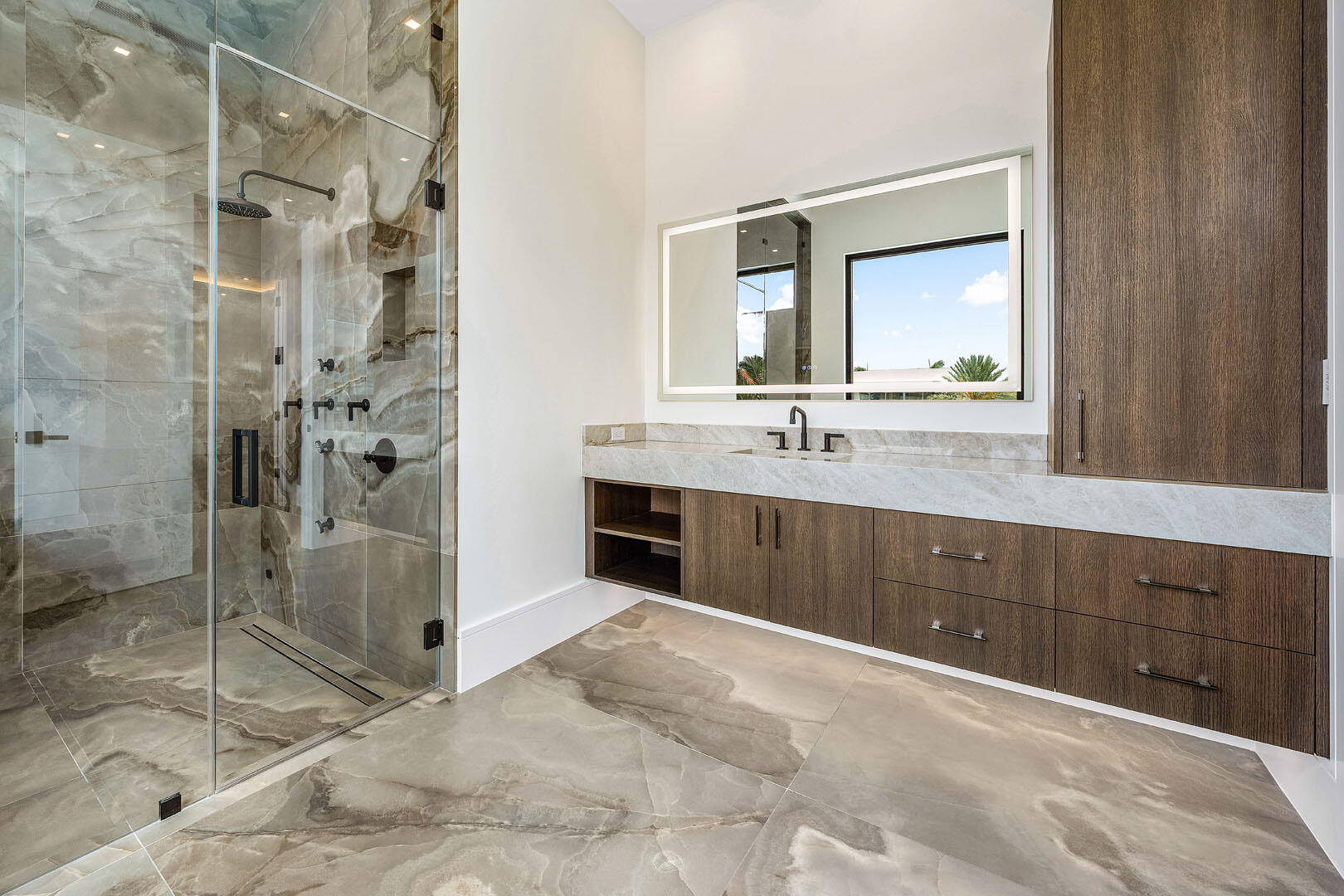 ROYAL PALM YACHT & COUNTRY CLUB - Residential
