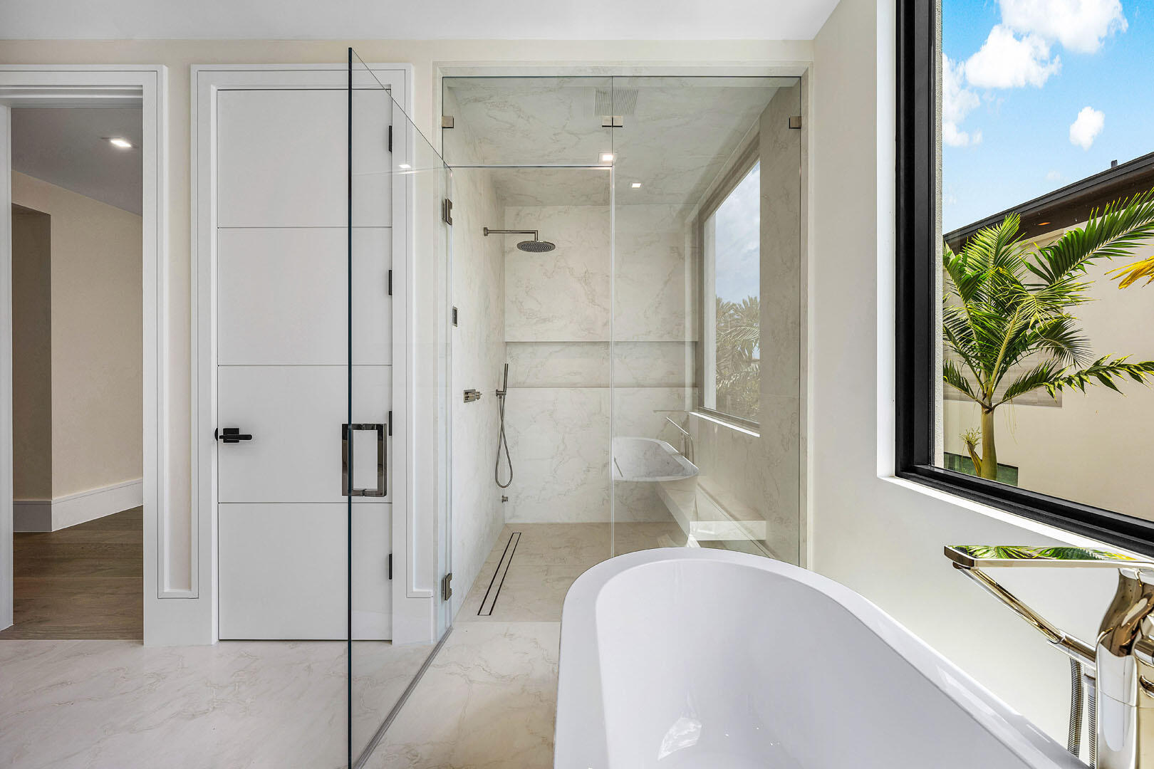 ROYAL PALM YACHT & COUNTRY CLUB - Residential