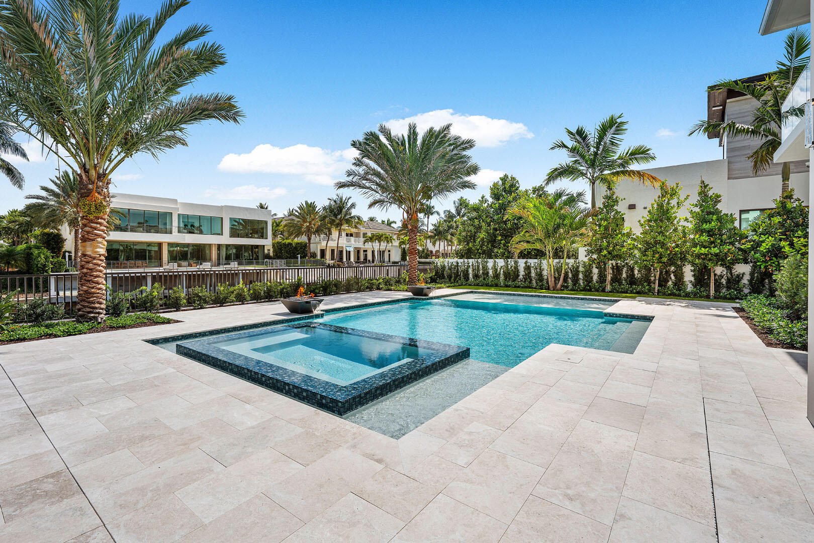 ROYAL PALM YACHT & COUNTRY CLUB - Residential