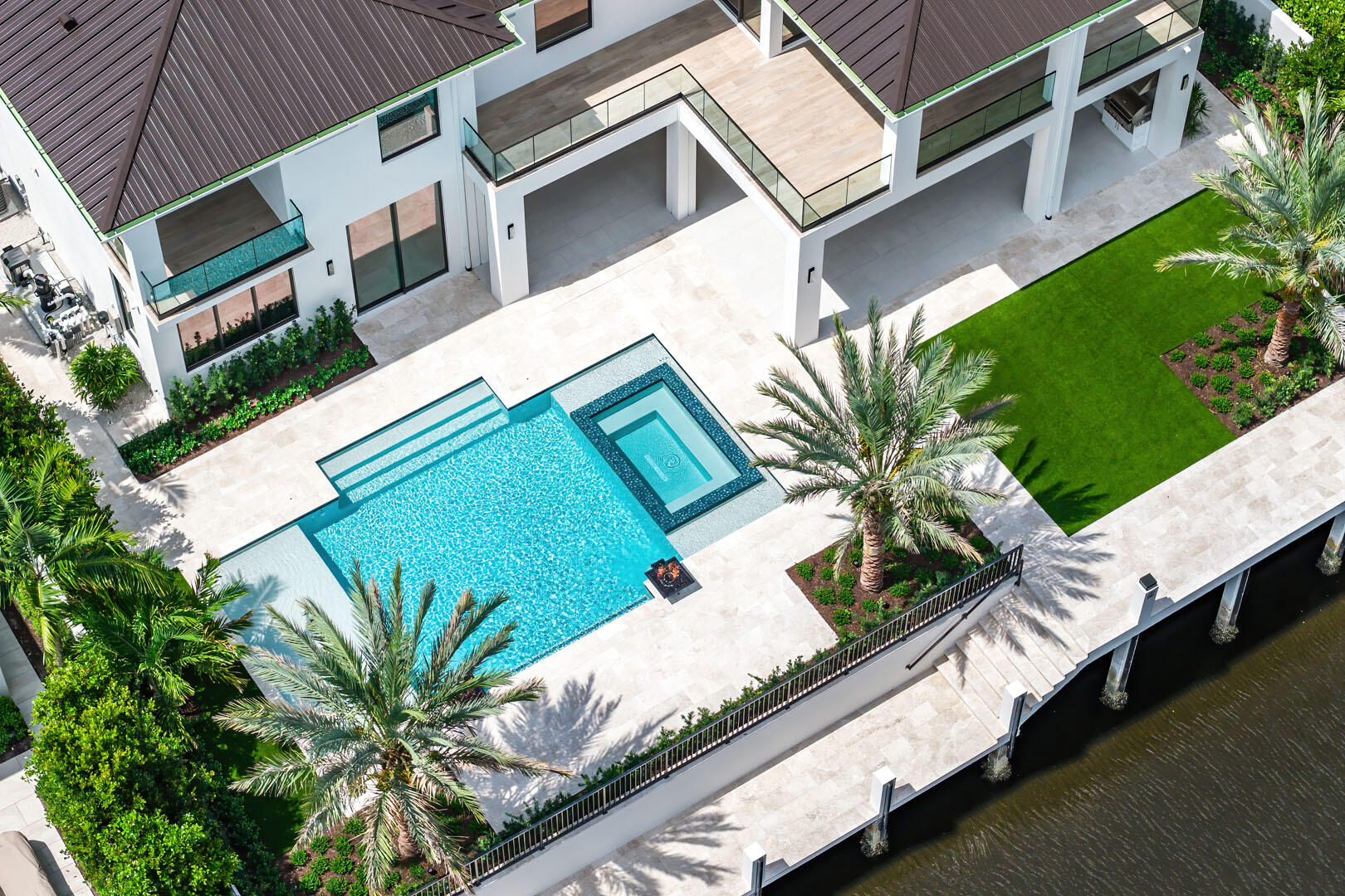 ROYAL PALM YACHT & COUNTRY CLUB - Residential